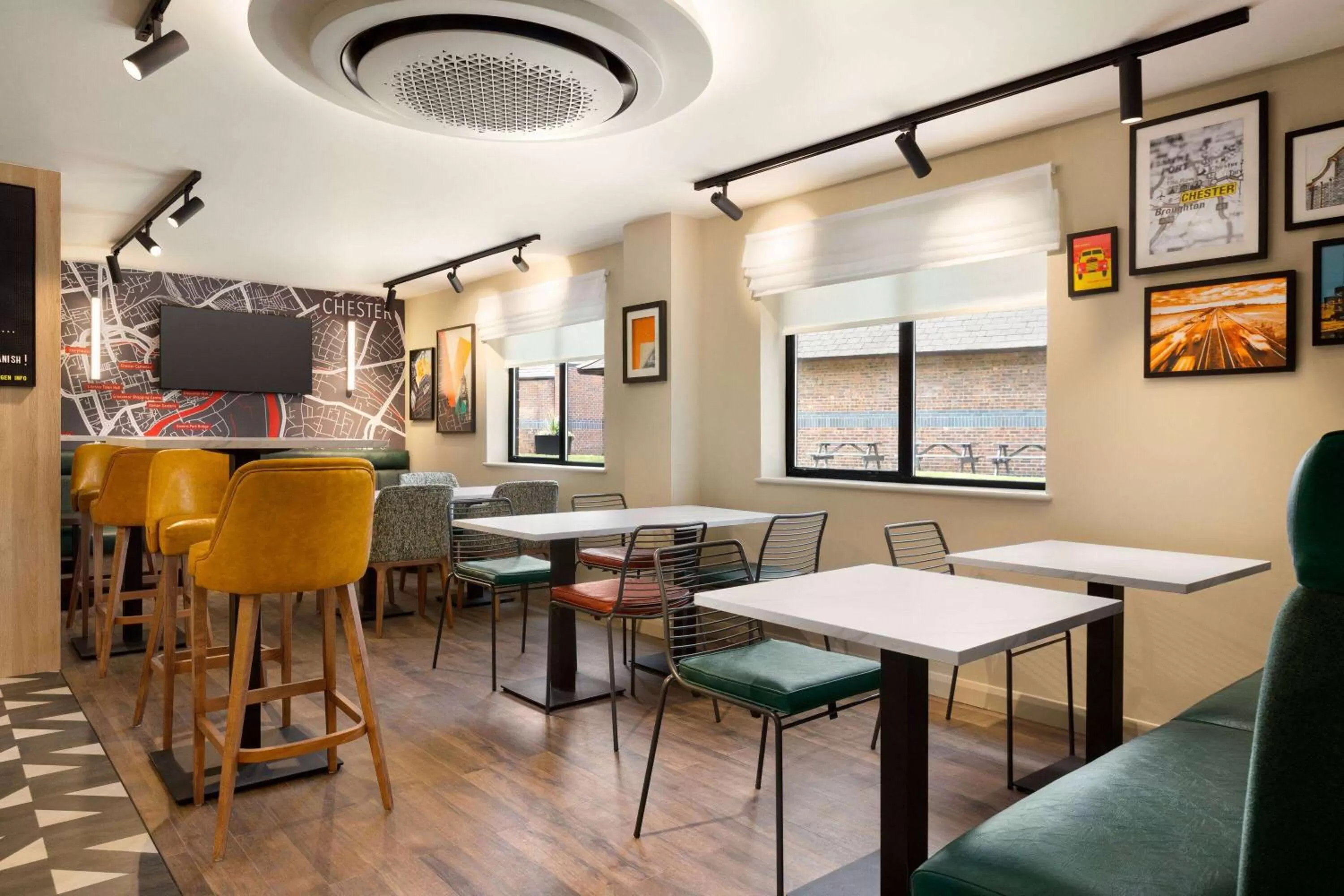 Restaurant/places to eat in Super 8 by Wyndham Chester East