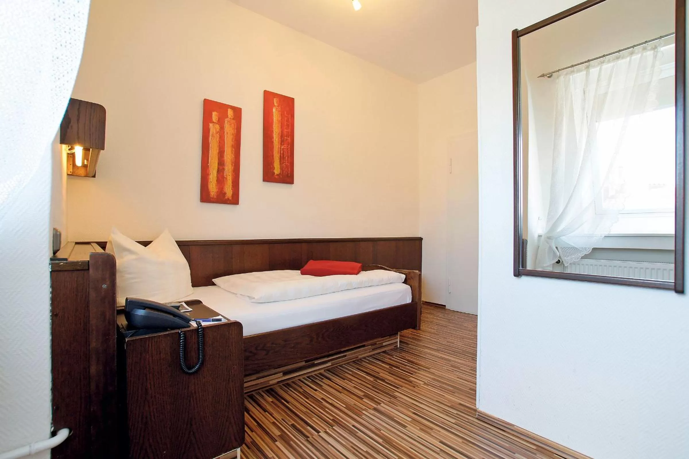 Bed in Hotel Deutsches Haus