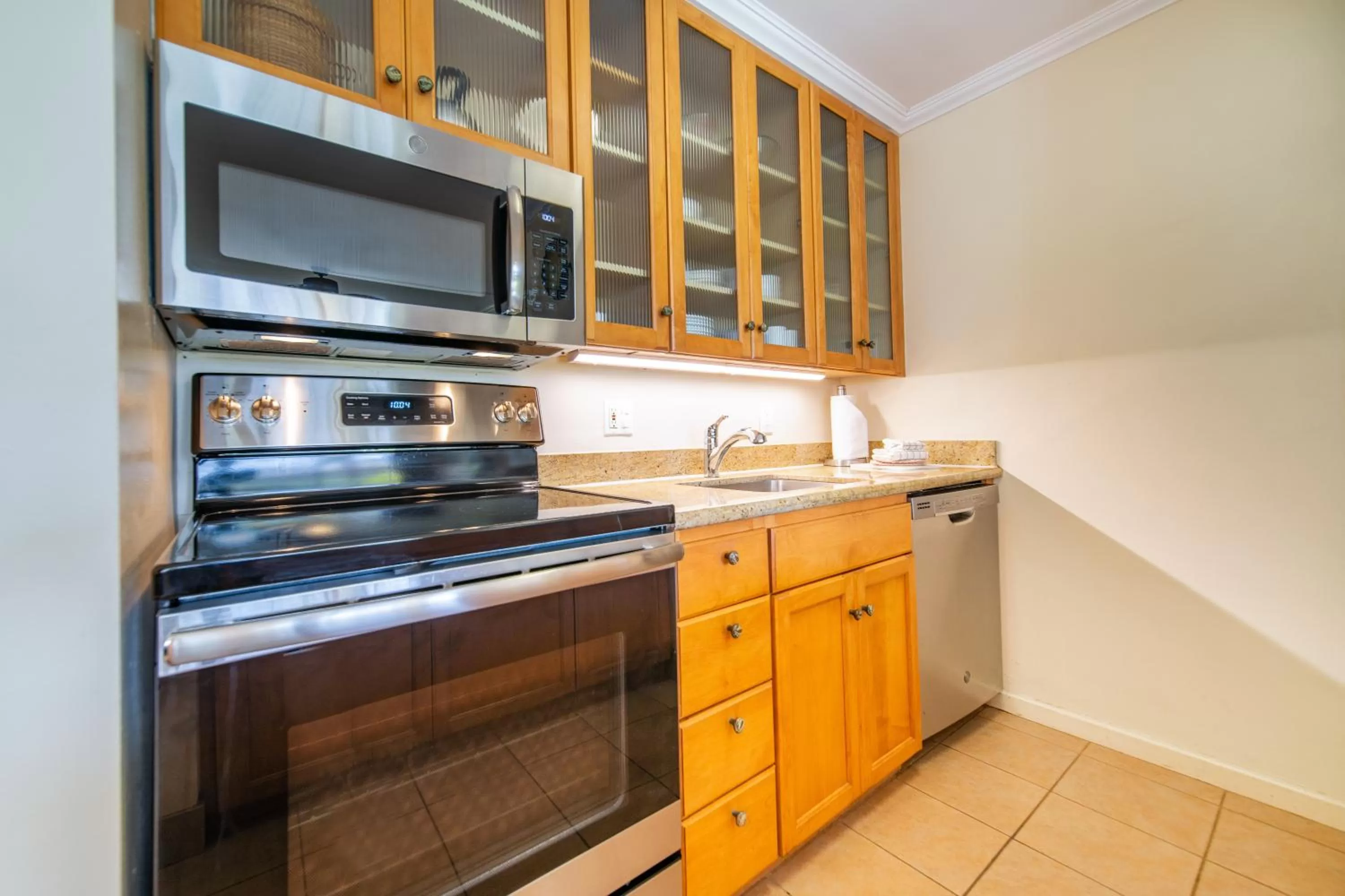 Kitchen or kitchenette in Napili Shores Maui by OUTRIGGER - No Resort & Housekeeping Fees