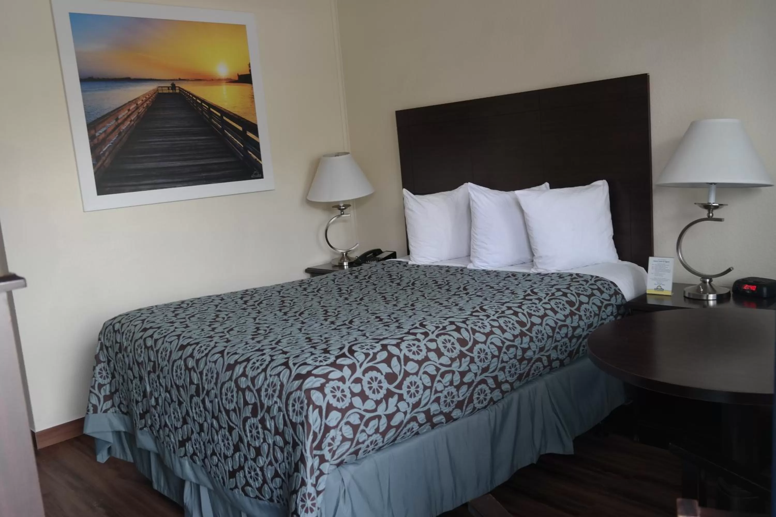 Bed in Days Inn by Wyndham Santa Maria