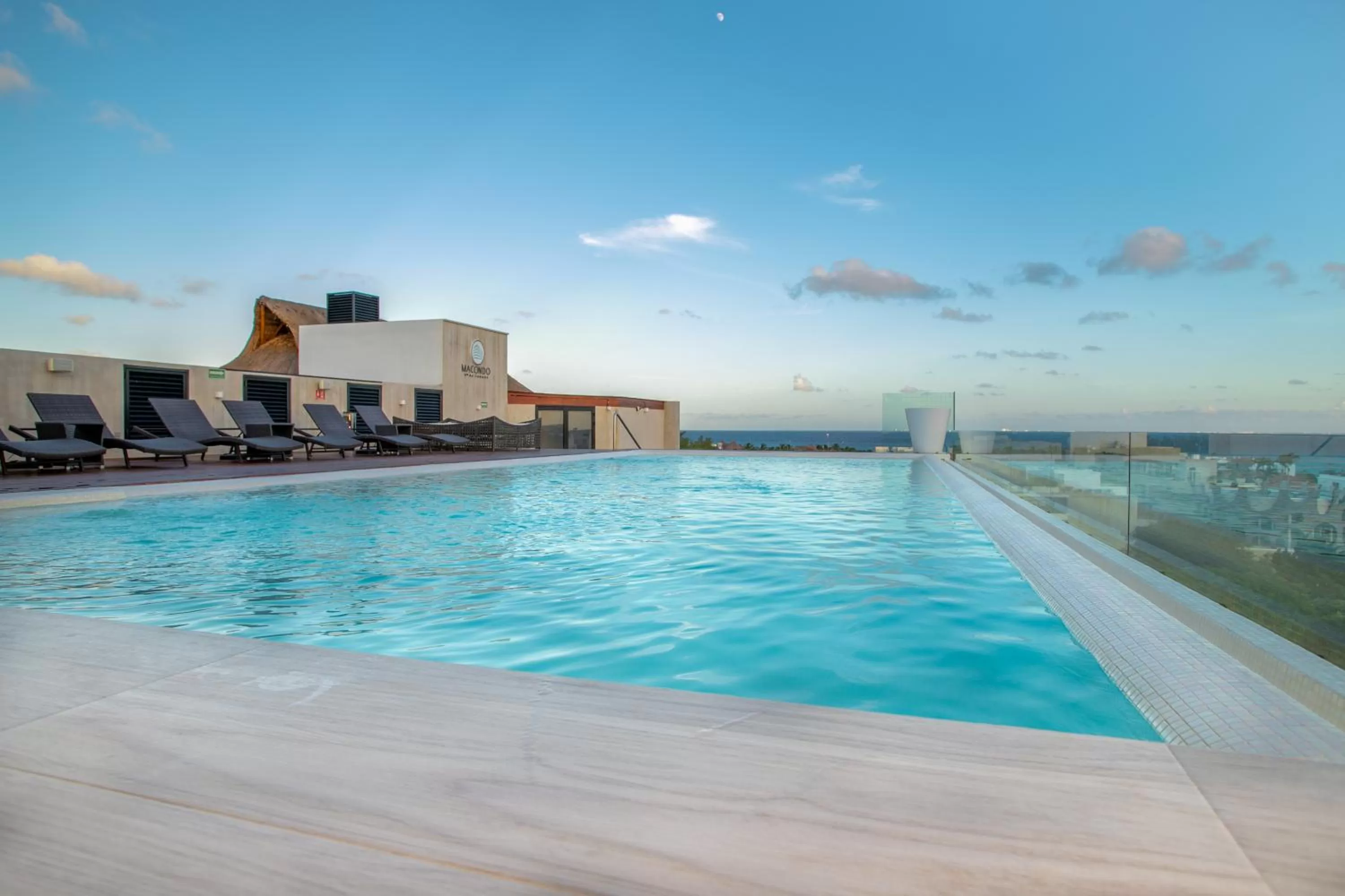 Swimming pool in Macondo Quinta Avenida Residences