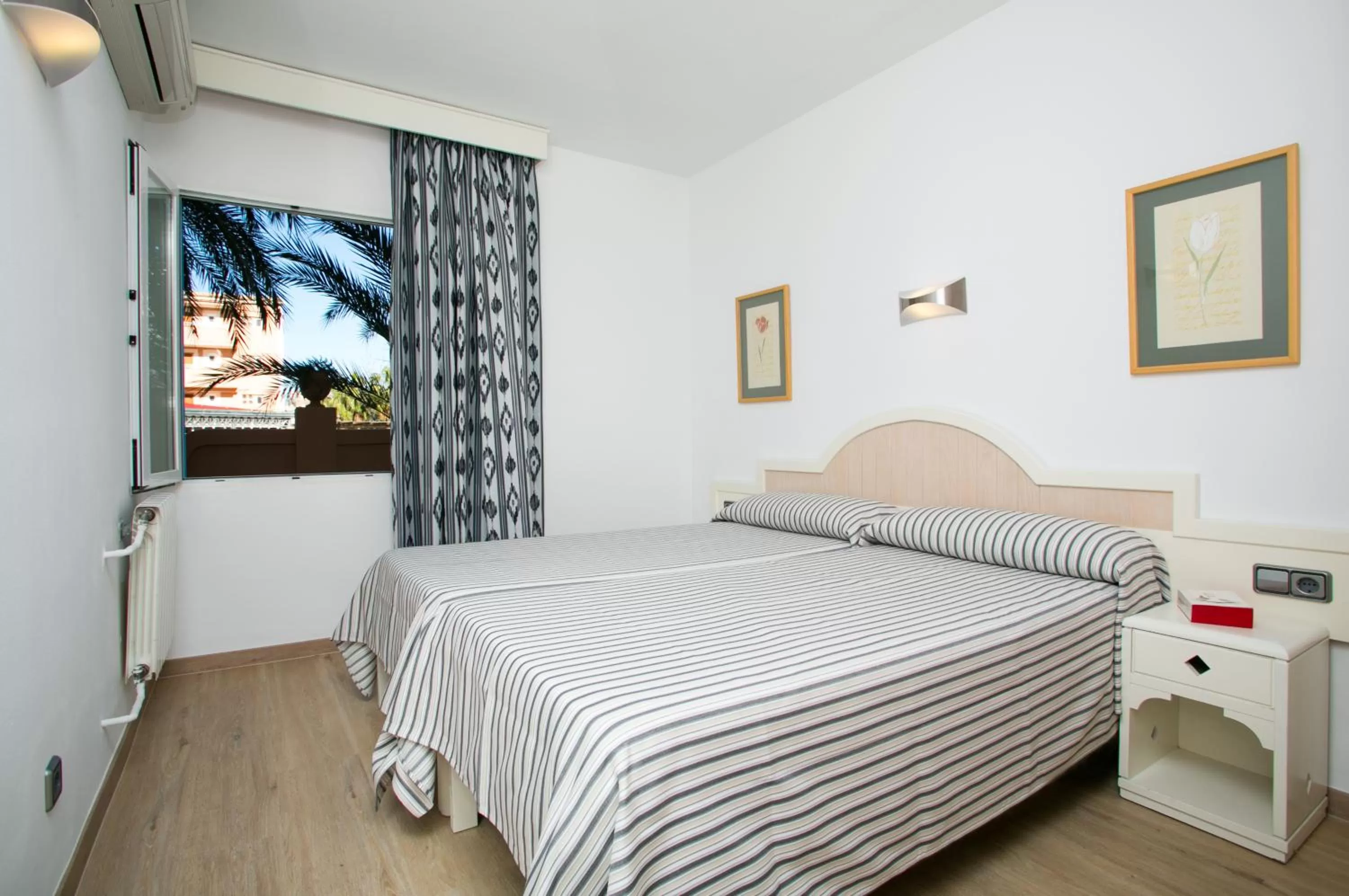 Three-Bedroom Apartment in Aparthotel Aquasol