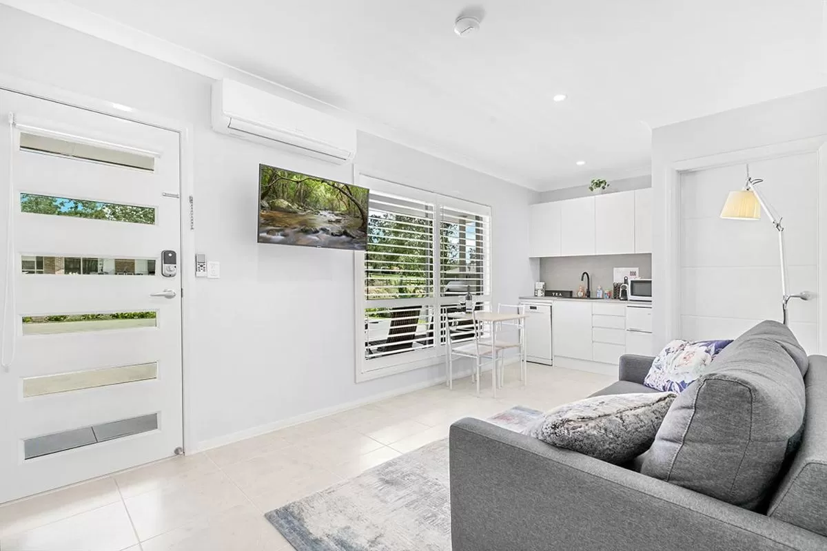 Seating Area in Mala Retreat, Shiraz Suite 5 Star Immaculate and Comfortable