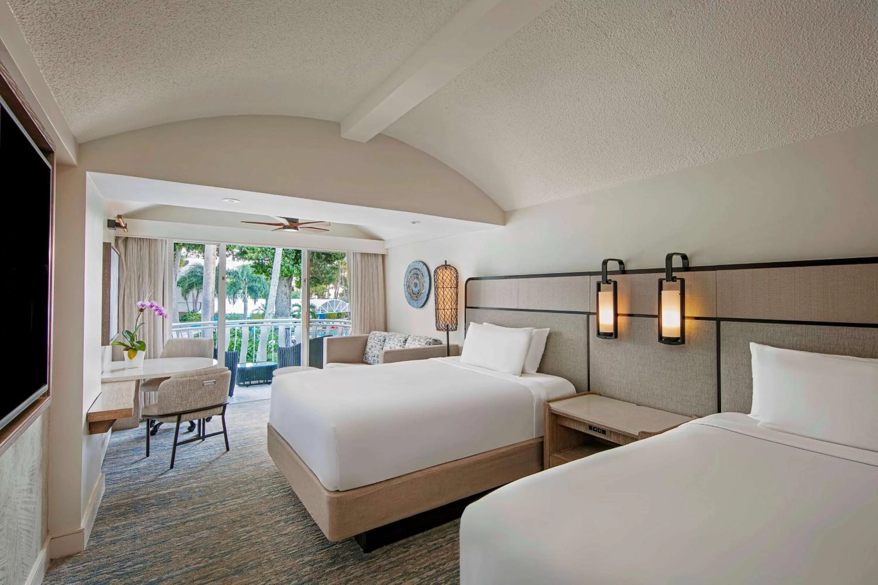 Photo of the whole room, Bed in The Royal Sonesta San Juan