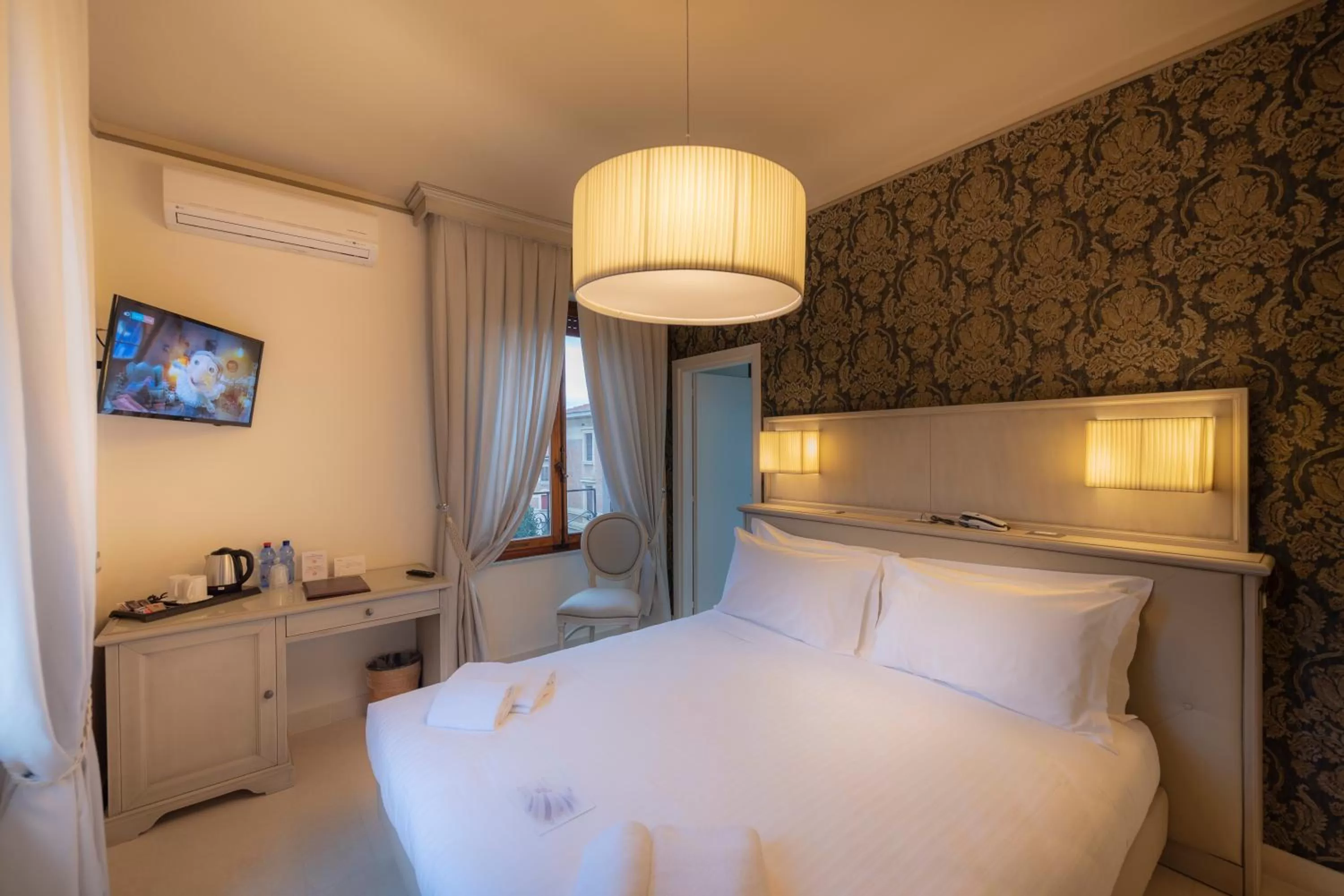 Photo of the whole room, Bed in Villa Elda Boutique Hotel