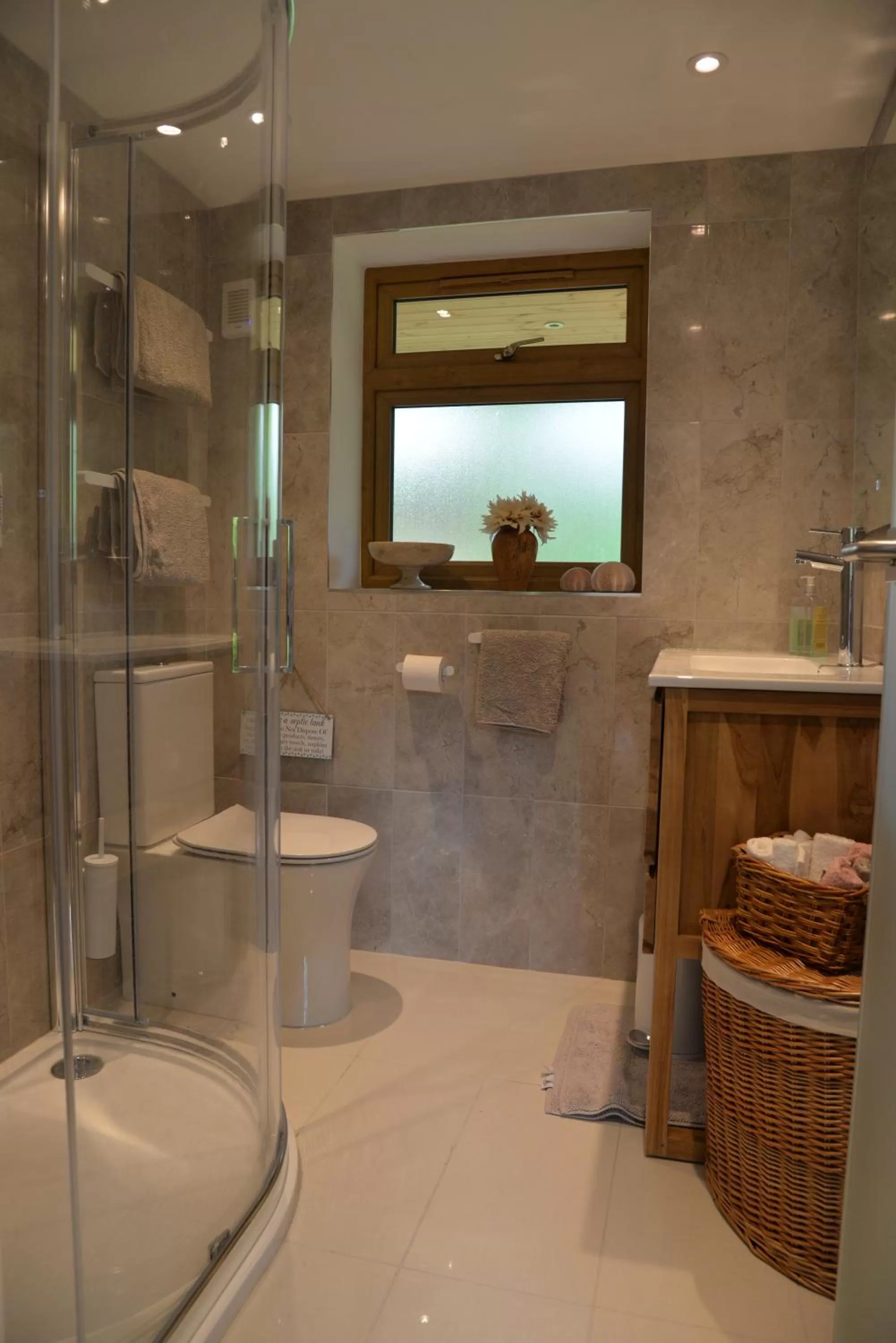 Shower, Bathroom in Thatchcombe B&B
