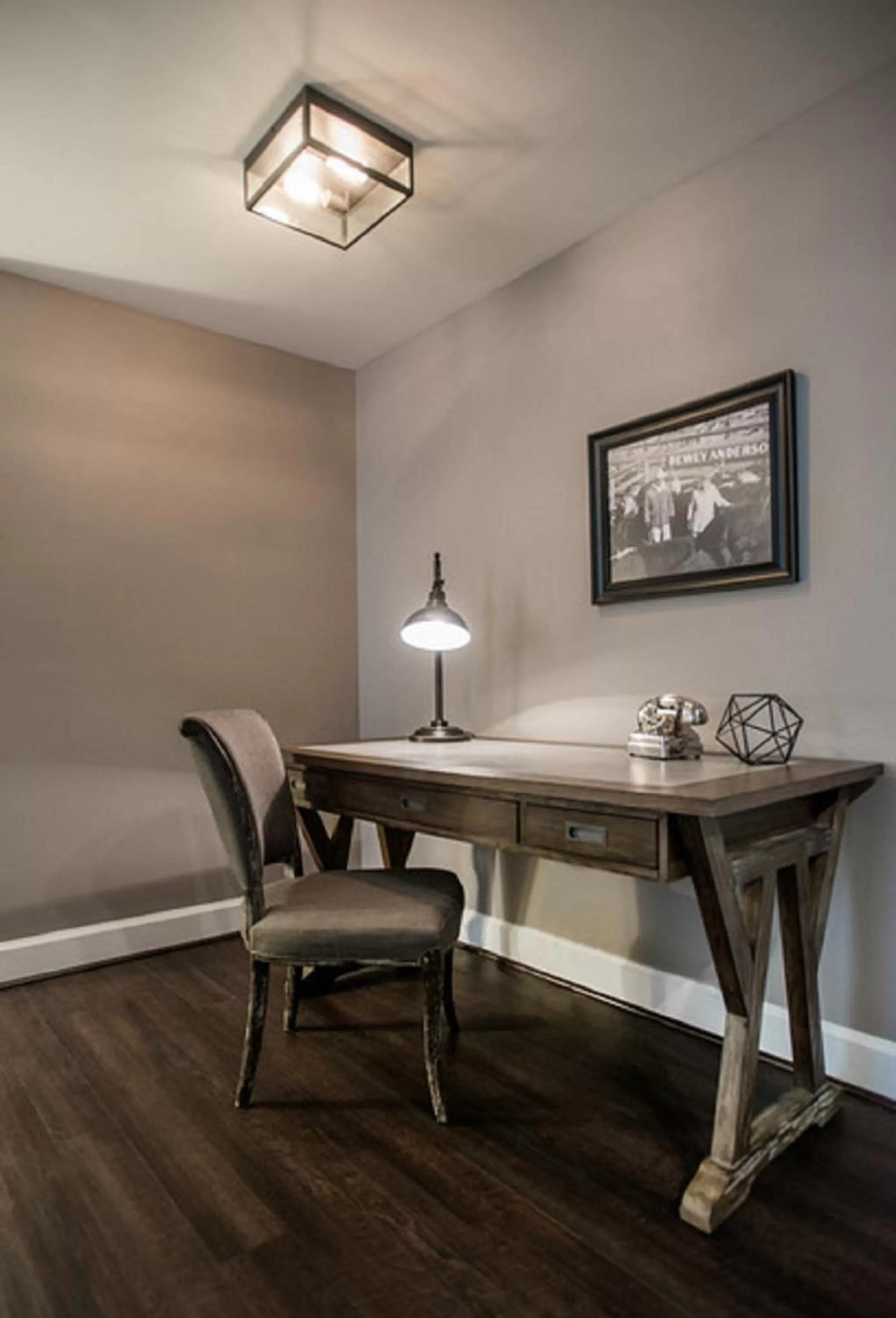 Seating area in Magnolia Hotel Omaha