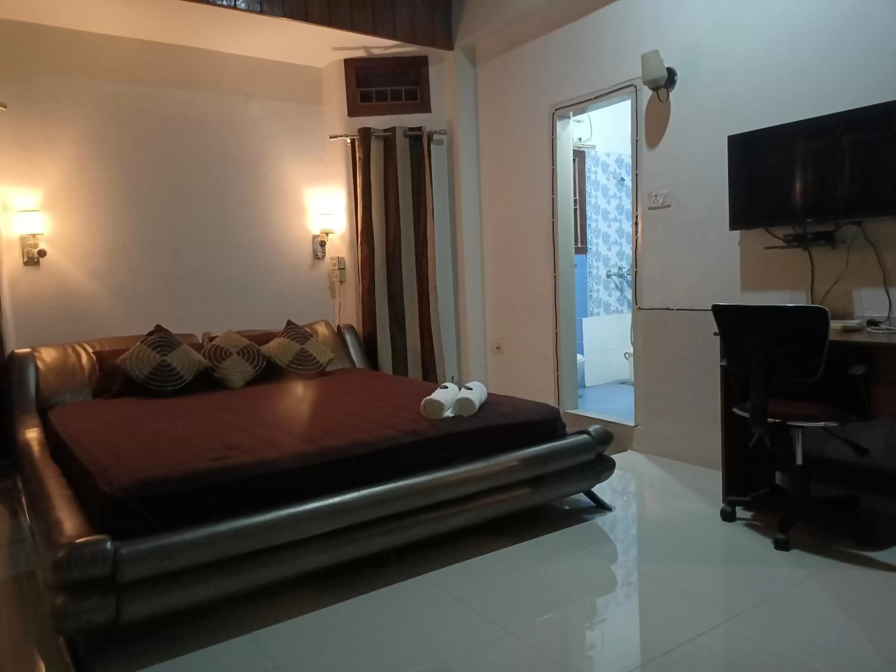 Bed in APURBA'S PENSIONE DISPUR