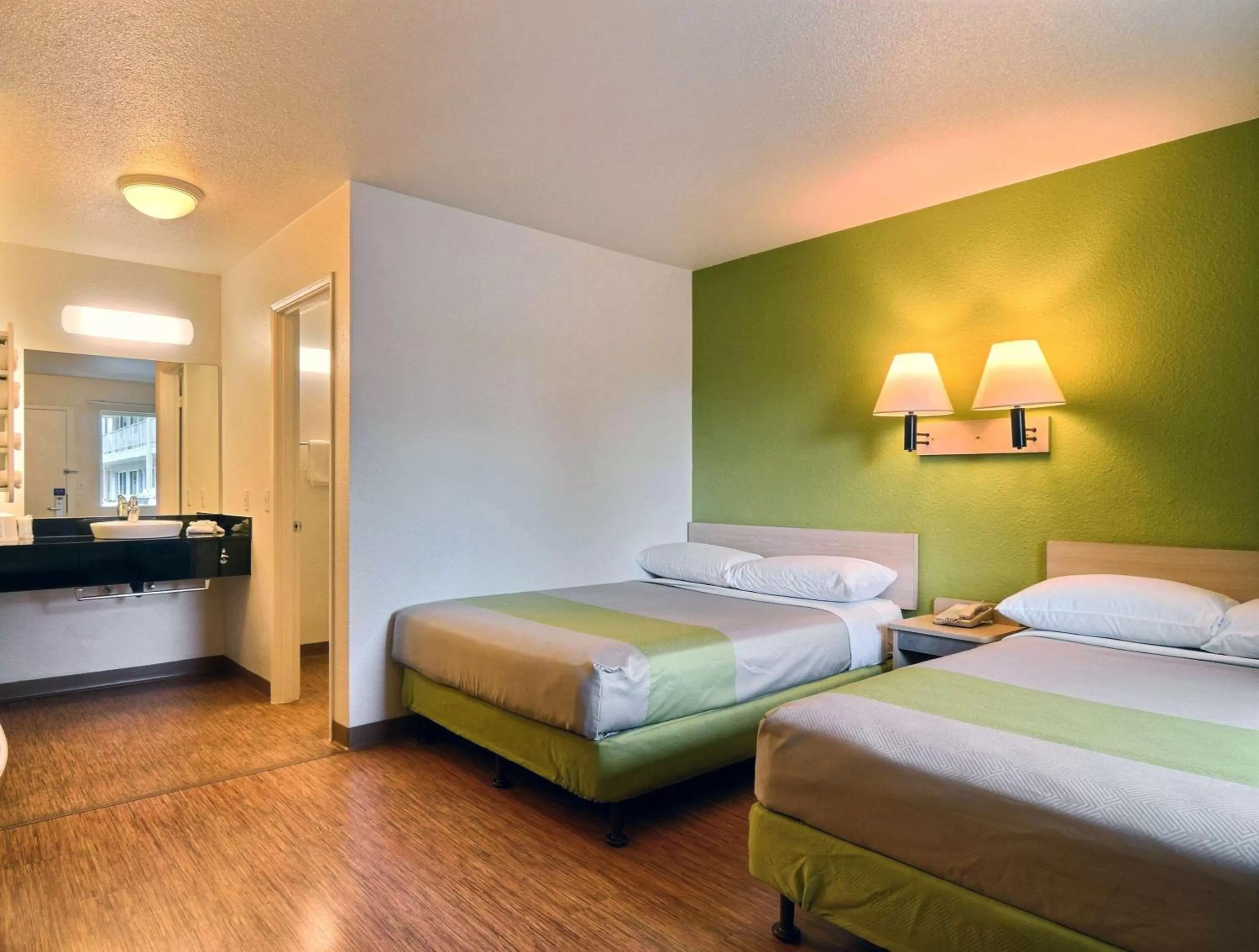 Bedroom, Bed in Motel 6-Tumwater, WA - Olympia