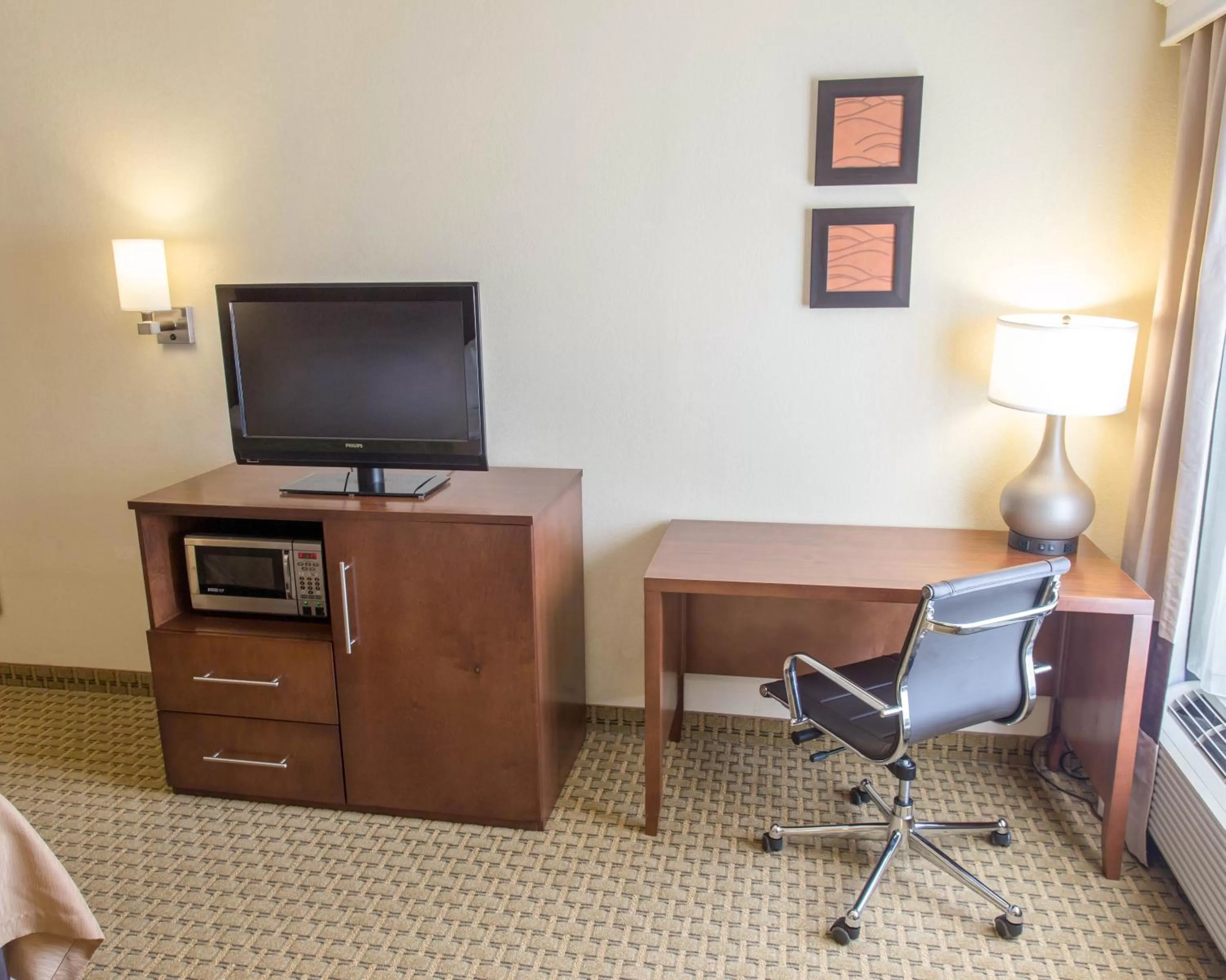 TV and multimedia in Comfort Inn Hammond