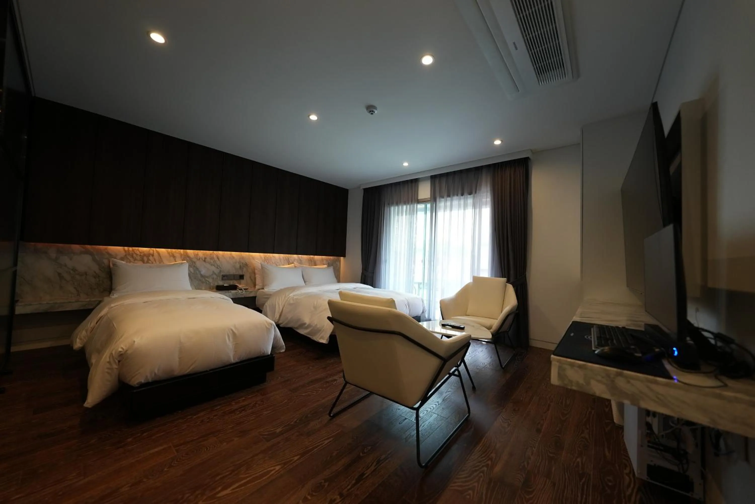 Photo of the whole room, Bed in Amare Hotel Jongno