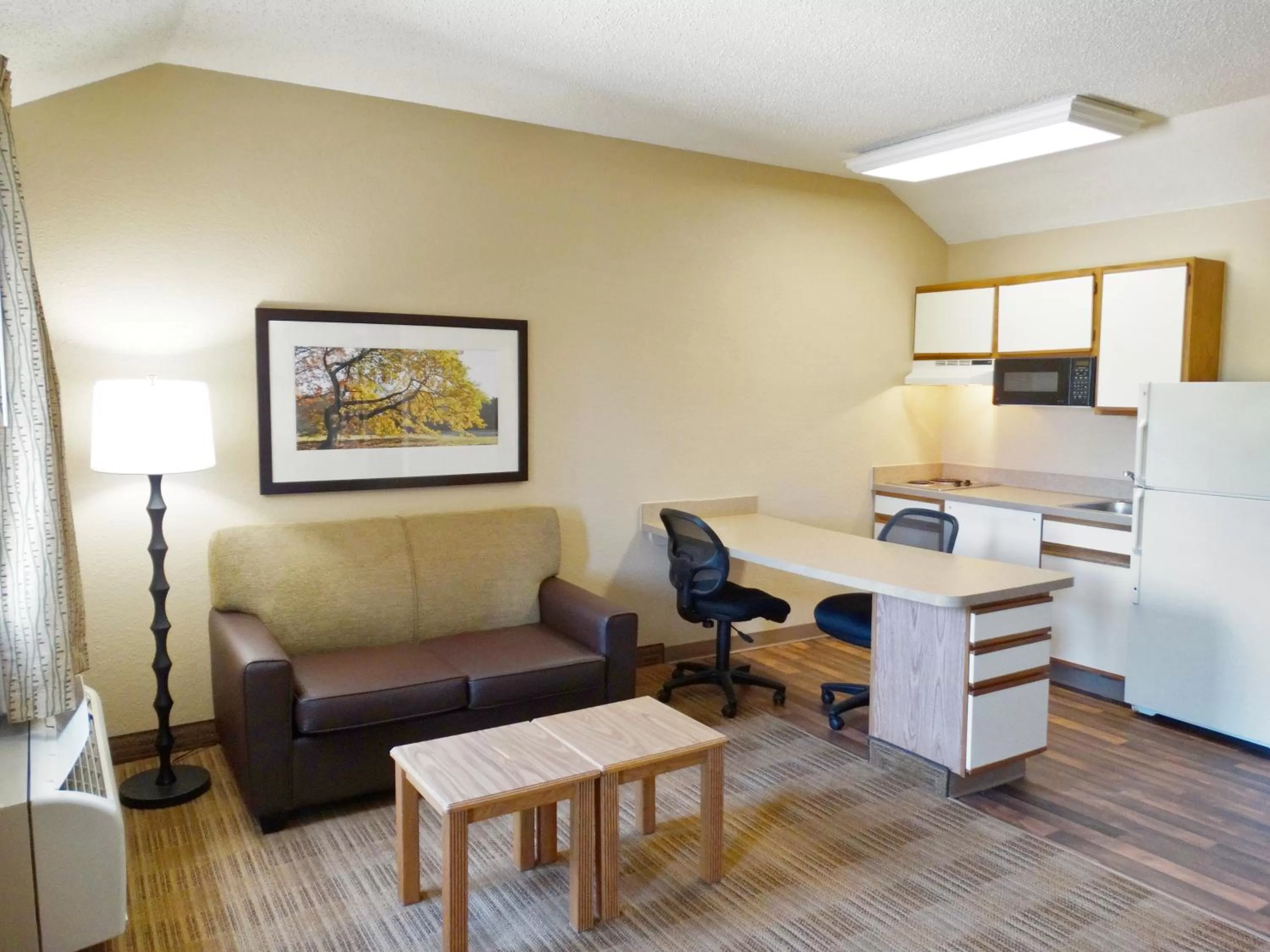 Kitchen or kitchenette in Extended Stay America Suites - Philadelphia - Malvern - Swedesford Rd