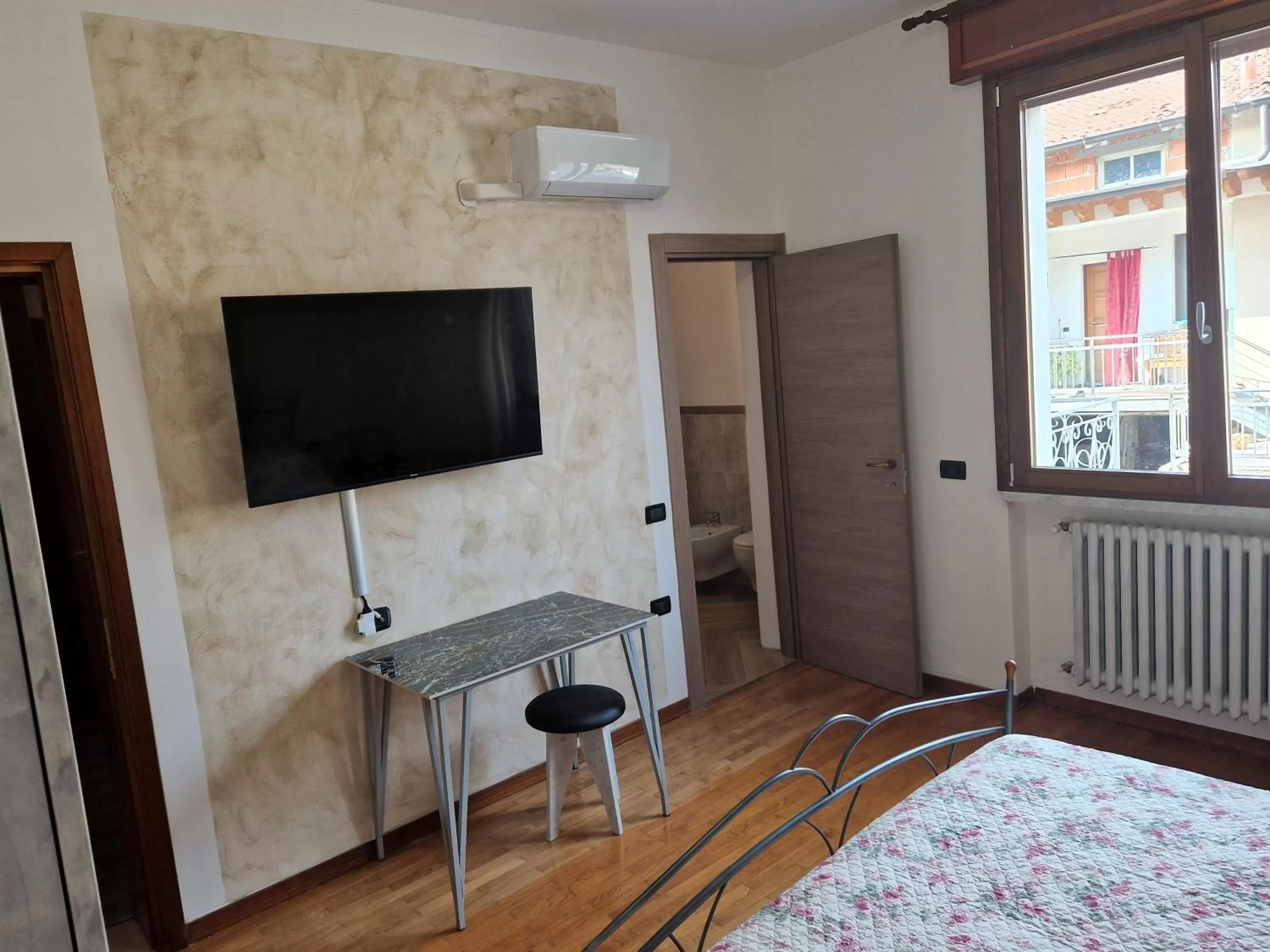 Bedroom, TV/Entertainment Center in Le Rustiche Foresteria
