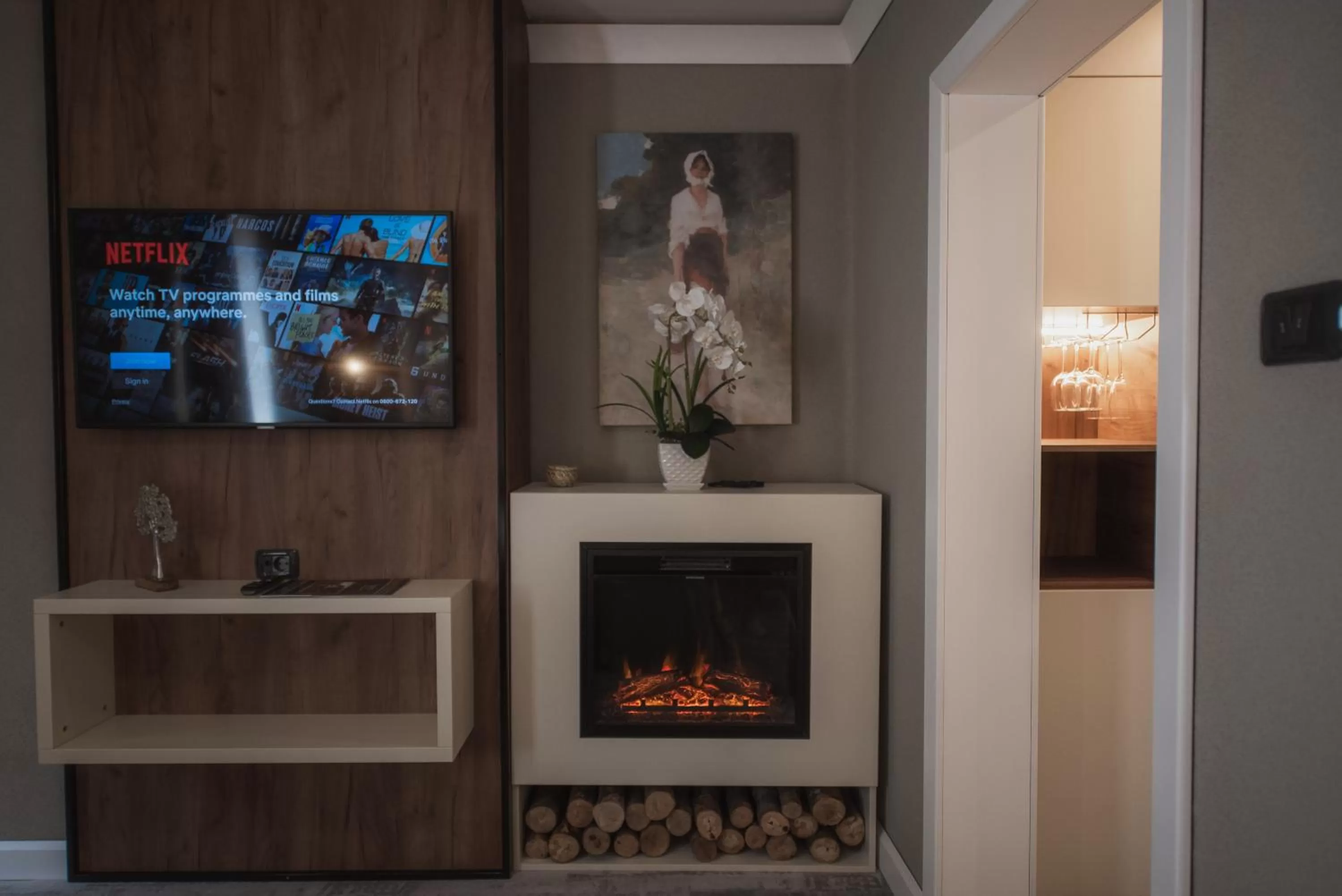 TV and multimedia in Elexus Boutique