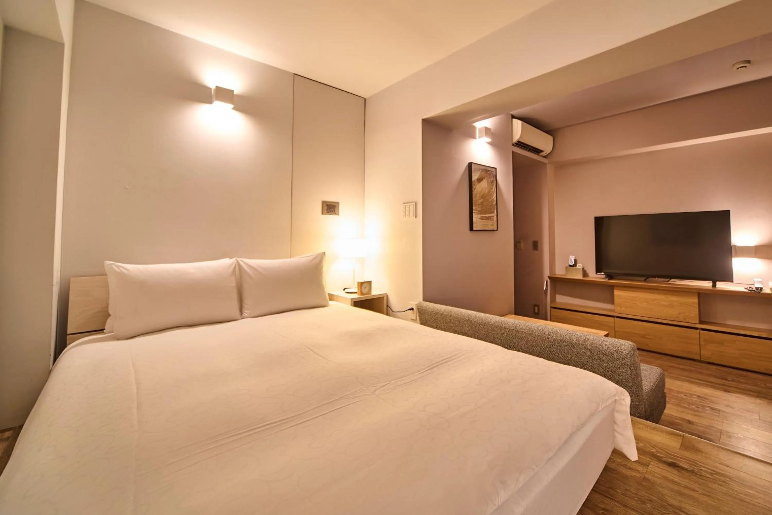 Bed in Roppongi Hotel S