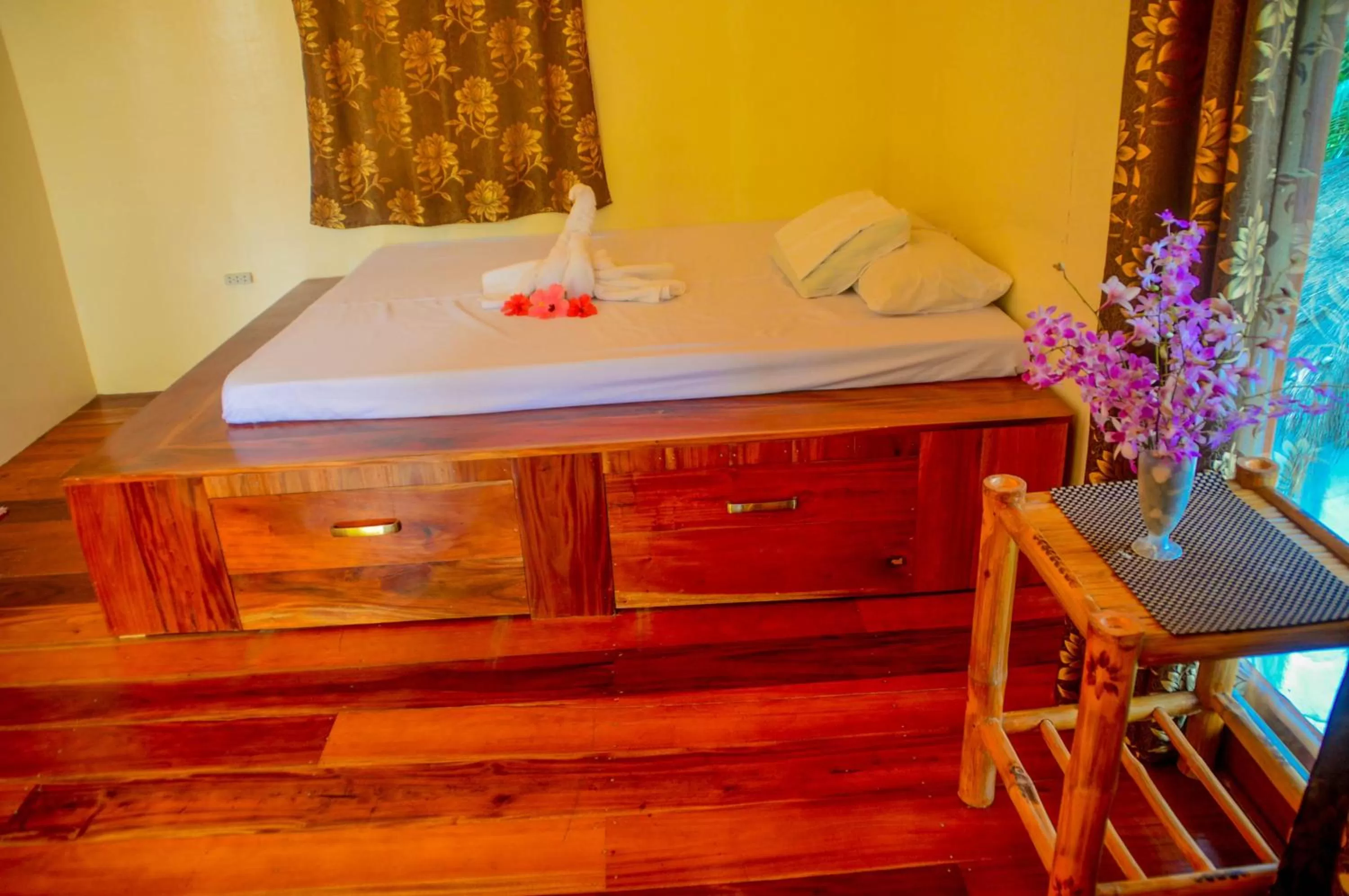 Bed in Camaya-an Paradise Beach Resort