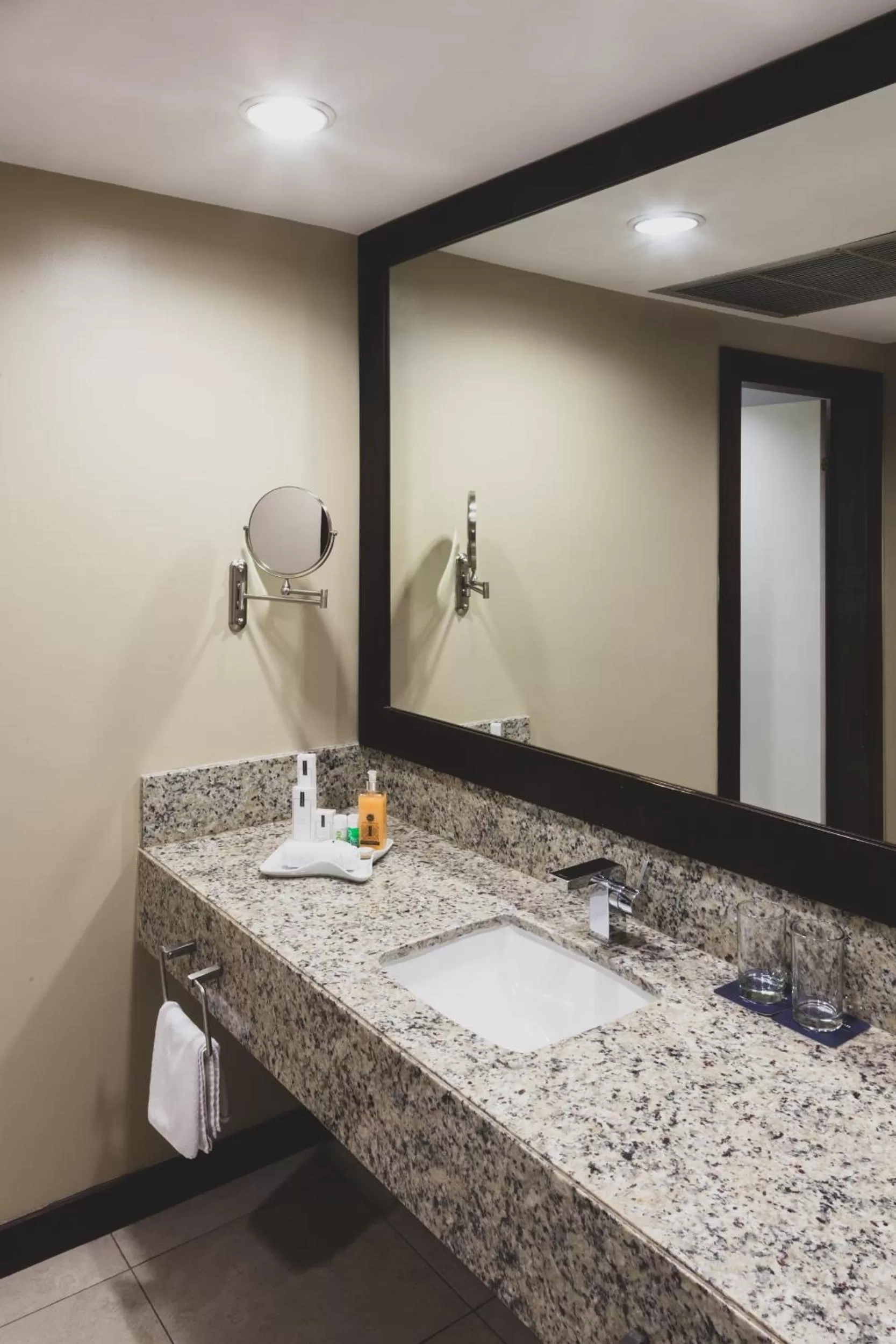 Bathroom in Oro Verde Machala