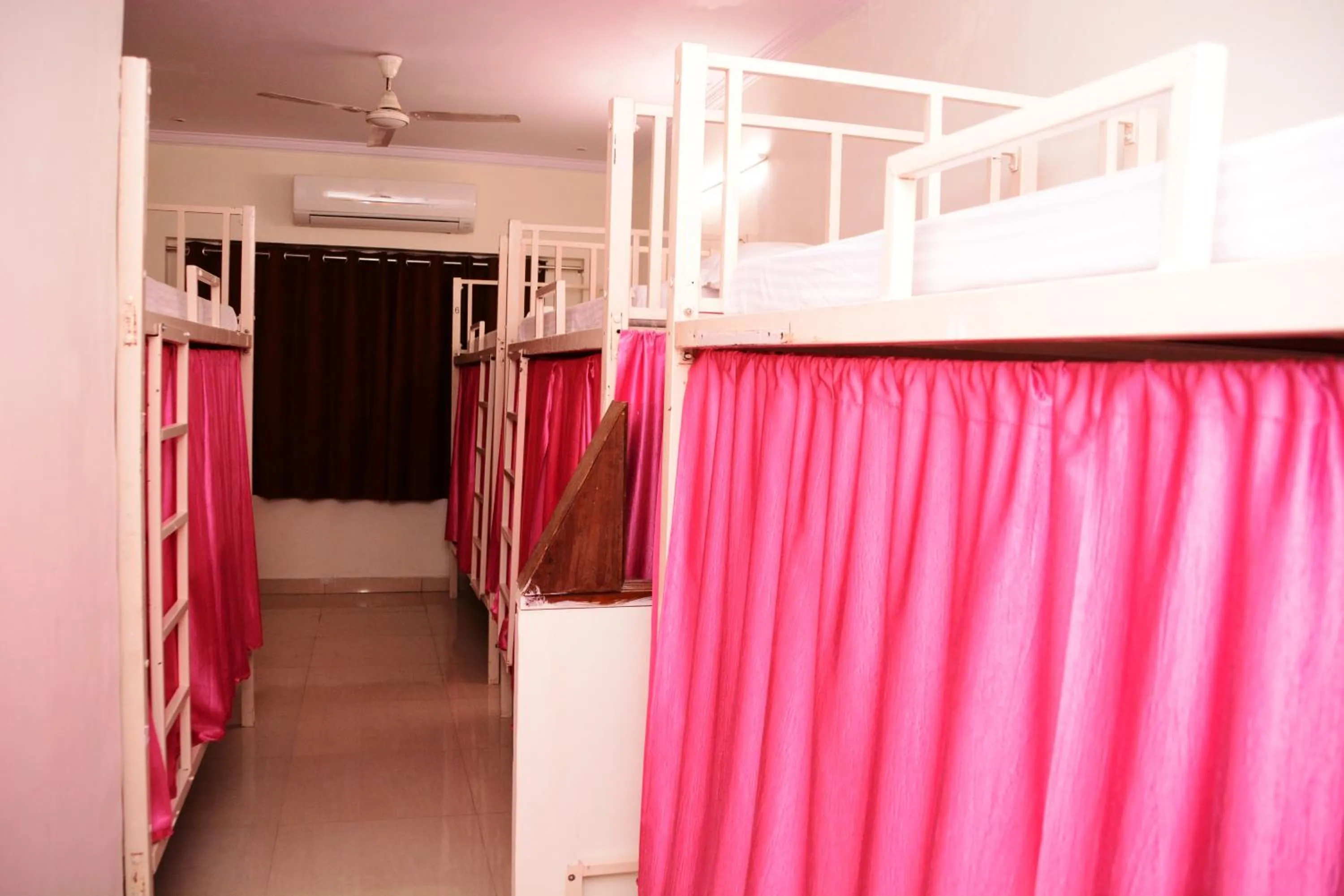 bunk bed in Hotel Sugandh Retreat- Near Sindhi Camp Bus station