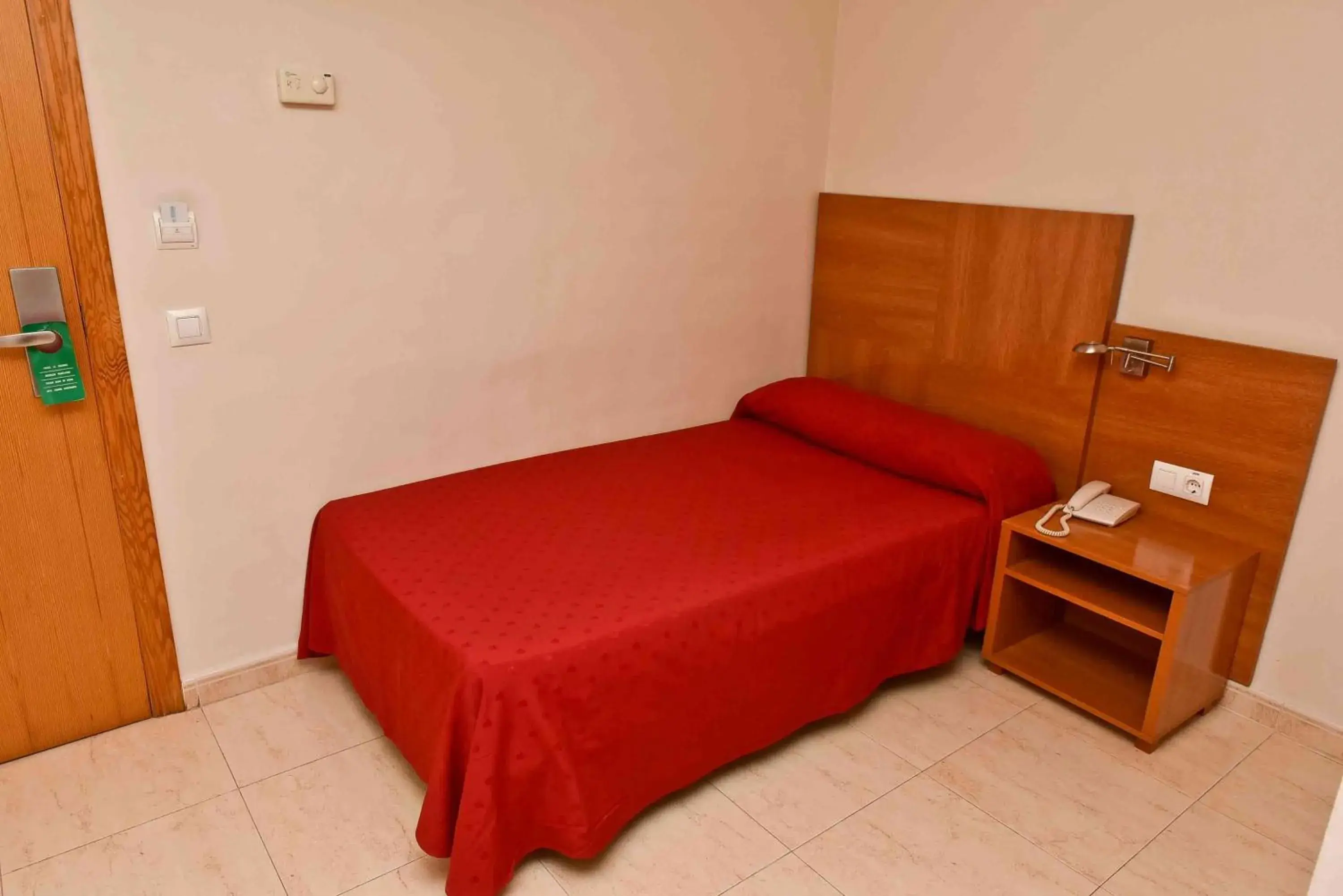 Single Room in Hotel Adsubia Single Room in Hotel Adsubia