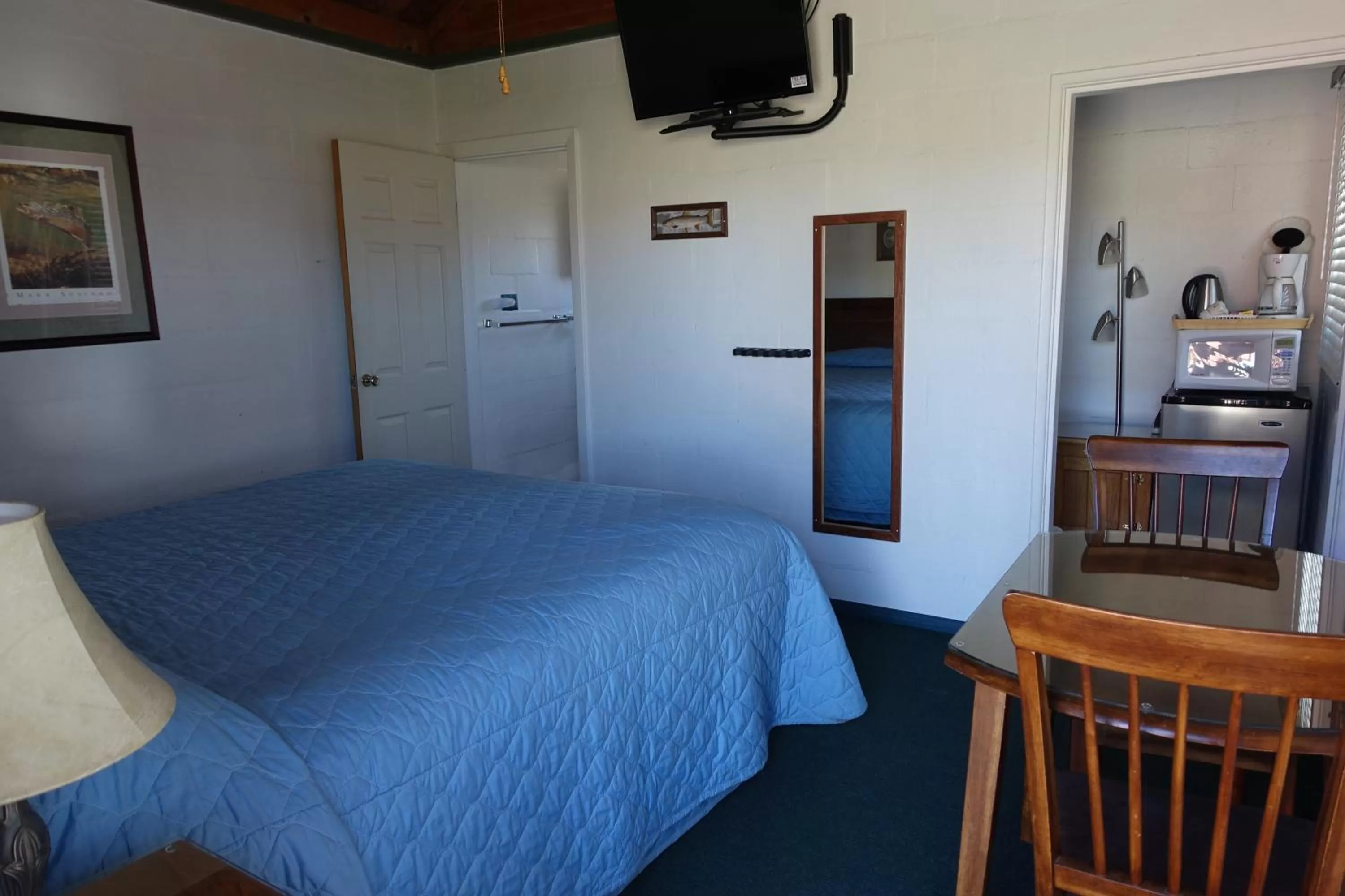 Bedroom, Bed in Big Meadow Lodge