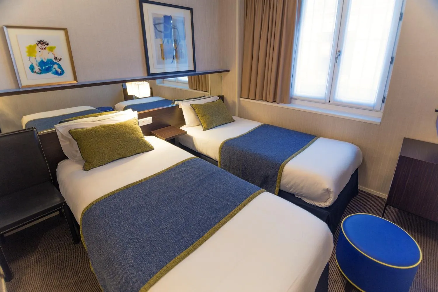 Photo of the whole room, Bed in Hôtel Charing Cross