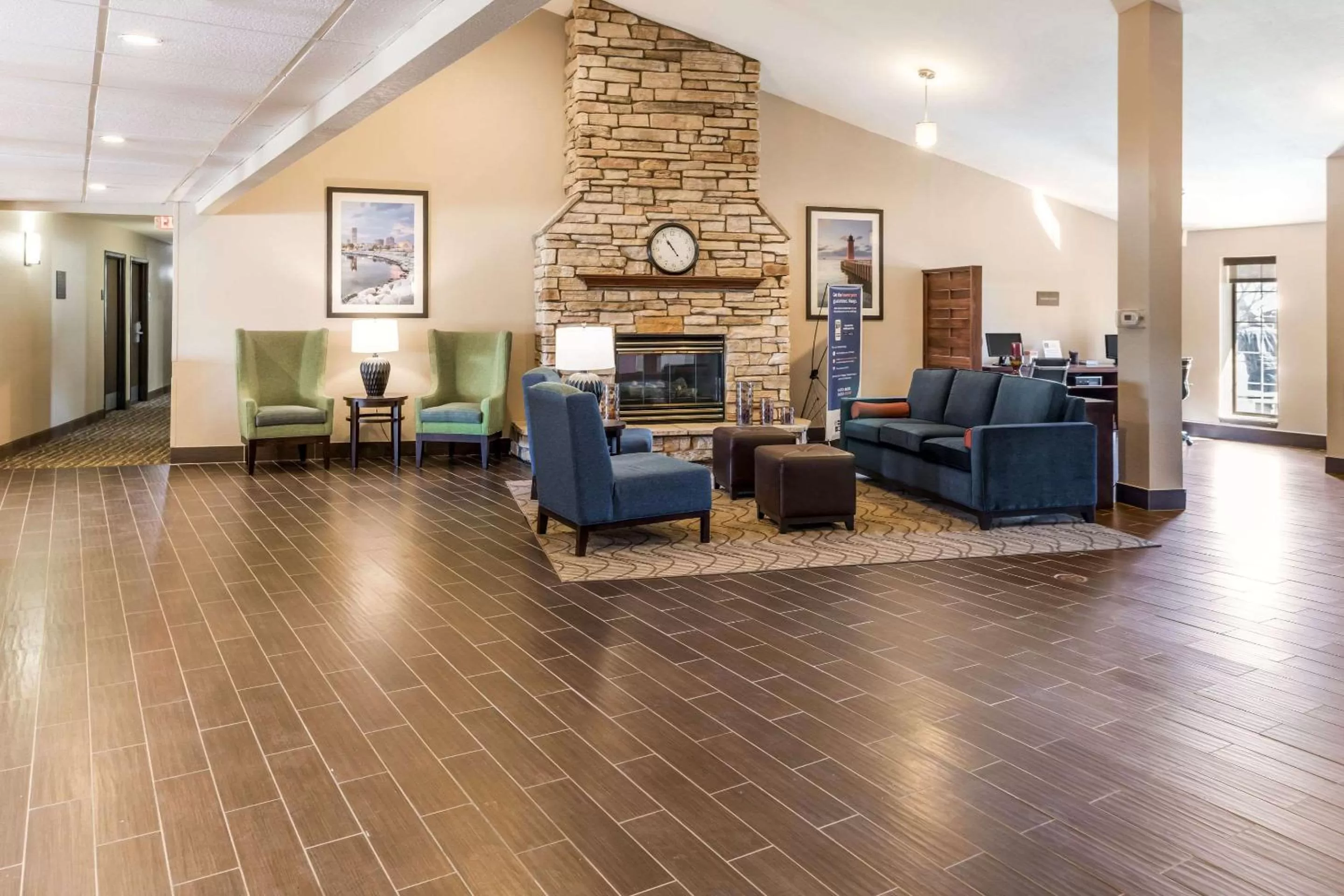 Lobby or reception in Comfort Inn Waukesha - Milwaukee West