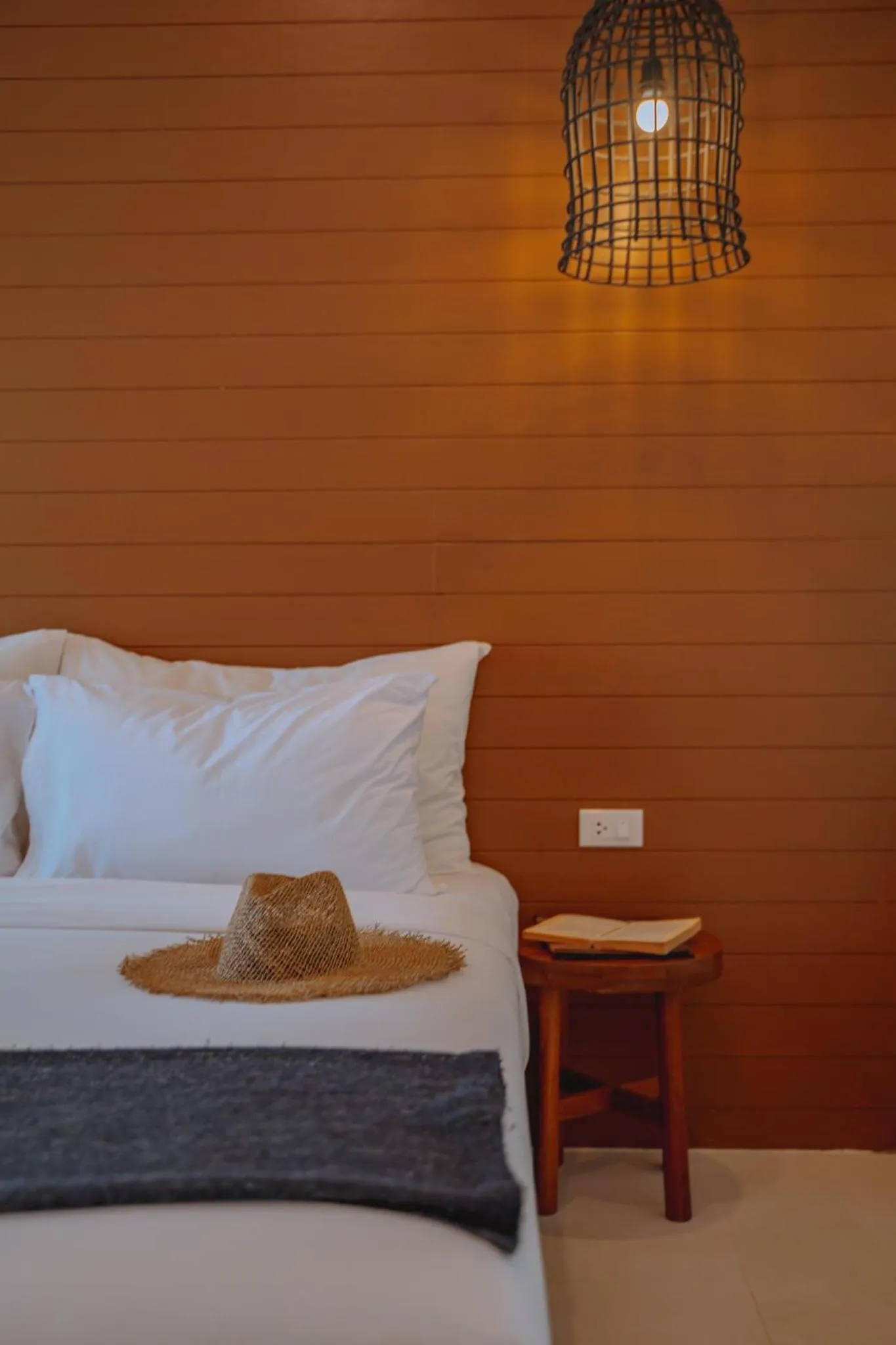 Bedroom, Bed in Chaolao Tosang Beach Hotel