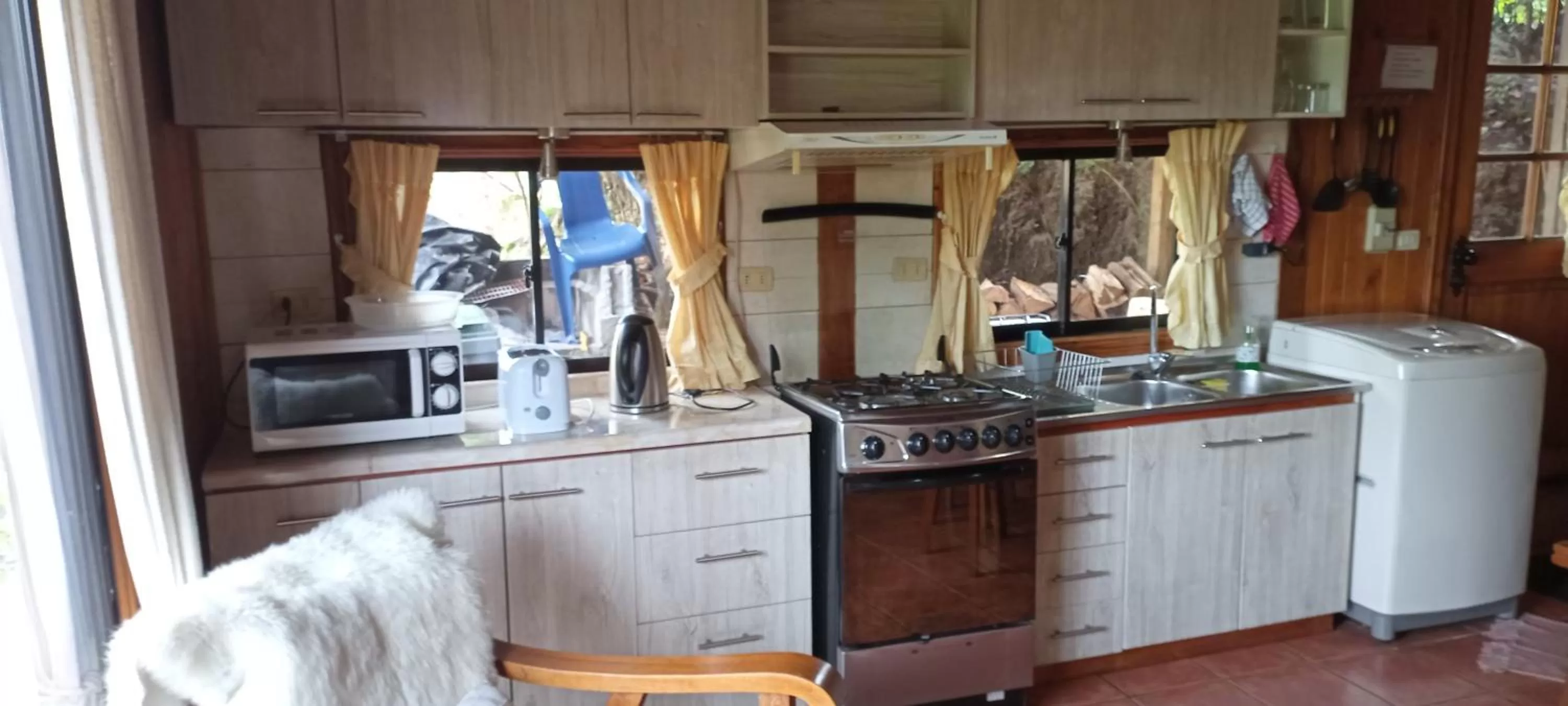 Coffee/tea facilities, Kitchen/Kitchenette in Omi Kika B&B