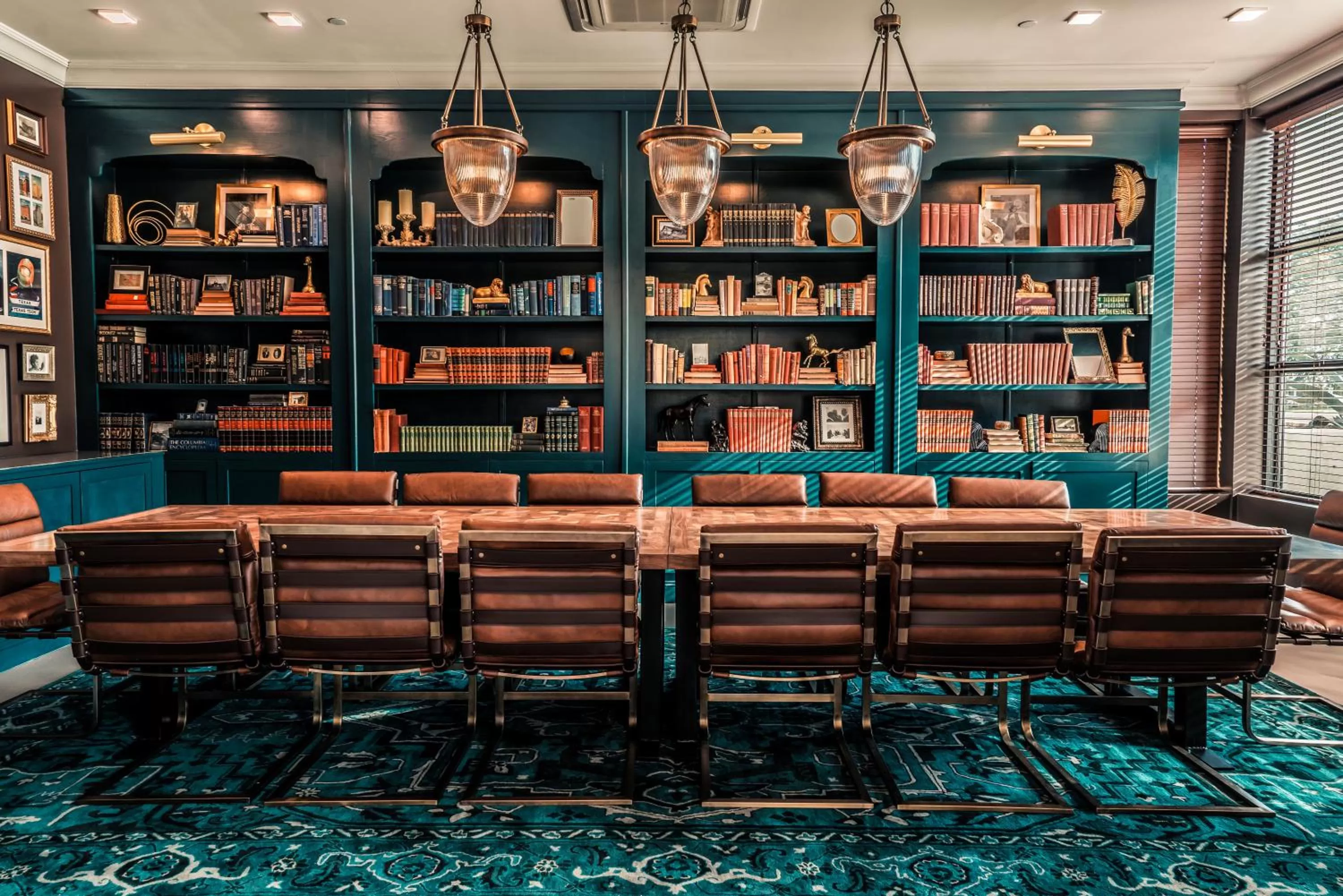 Library in Colton House Hotel