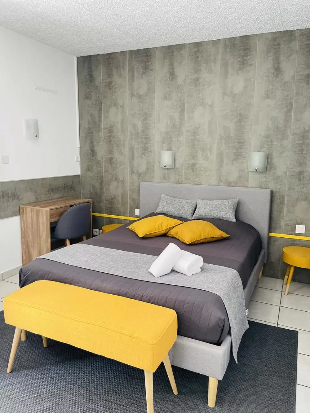 Property building, Bed in Le Clos la Verdière