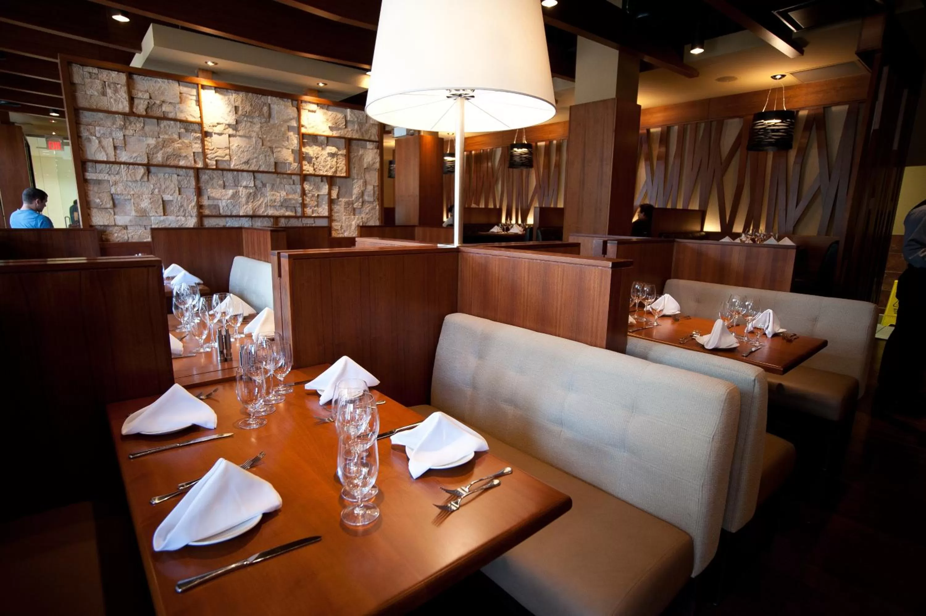 Restaurant/places to eat in The Holman Grand Hotel