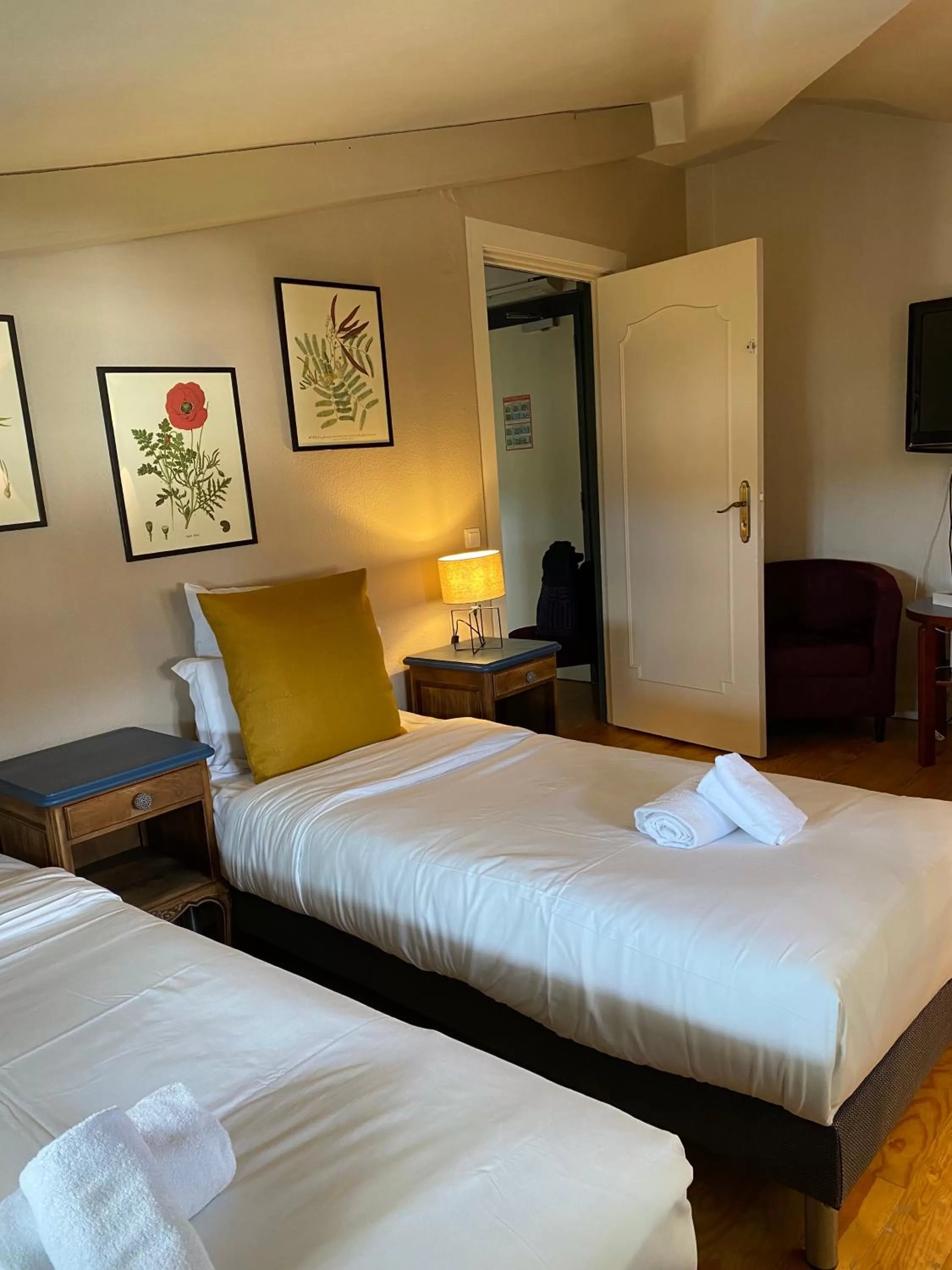 Bedroom, Bed in LA VILLA Hôtel-Restaurant