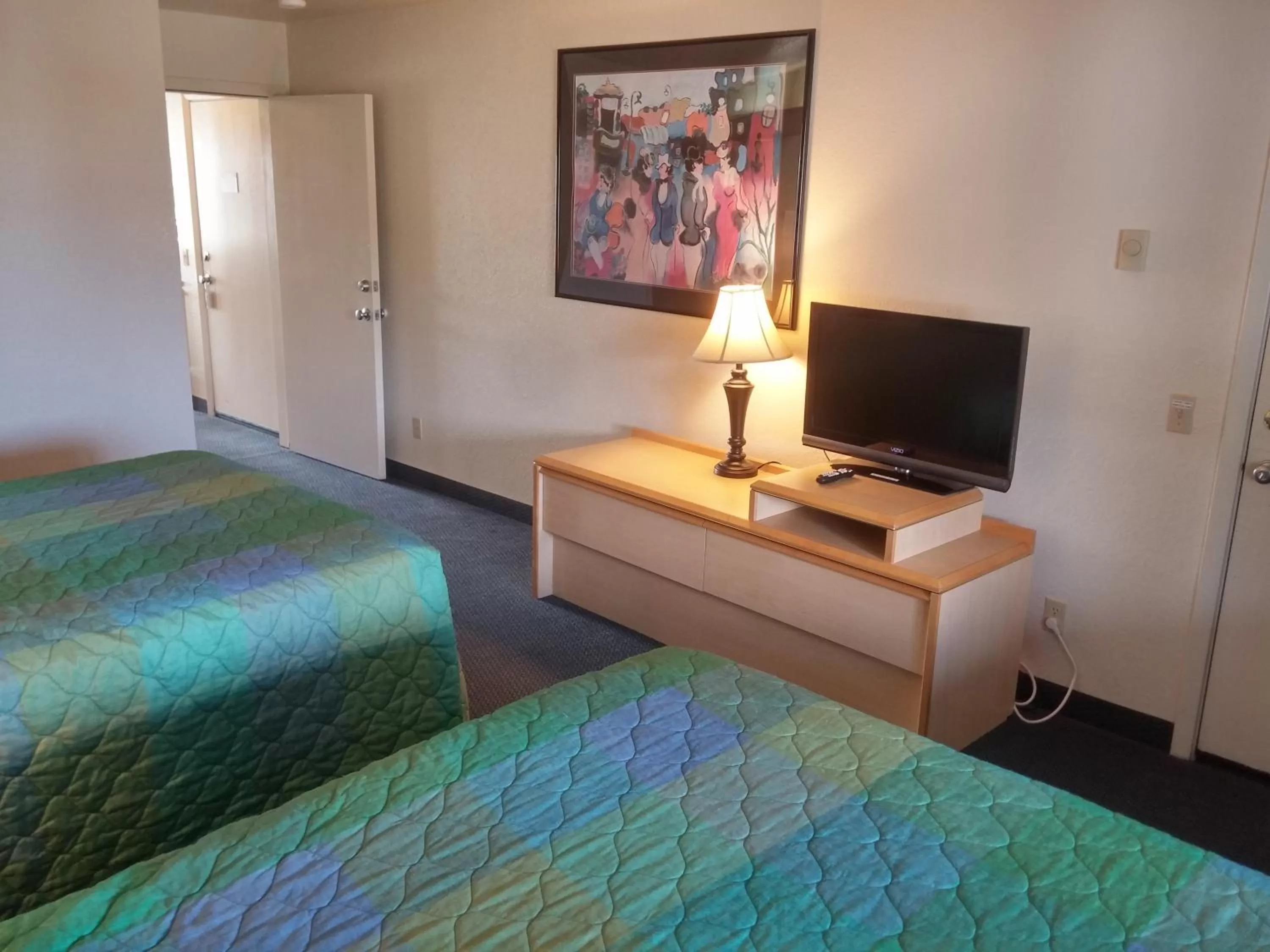 TV and multimedia, Bed in Surfside Resort