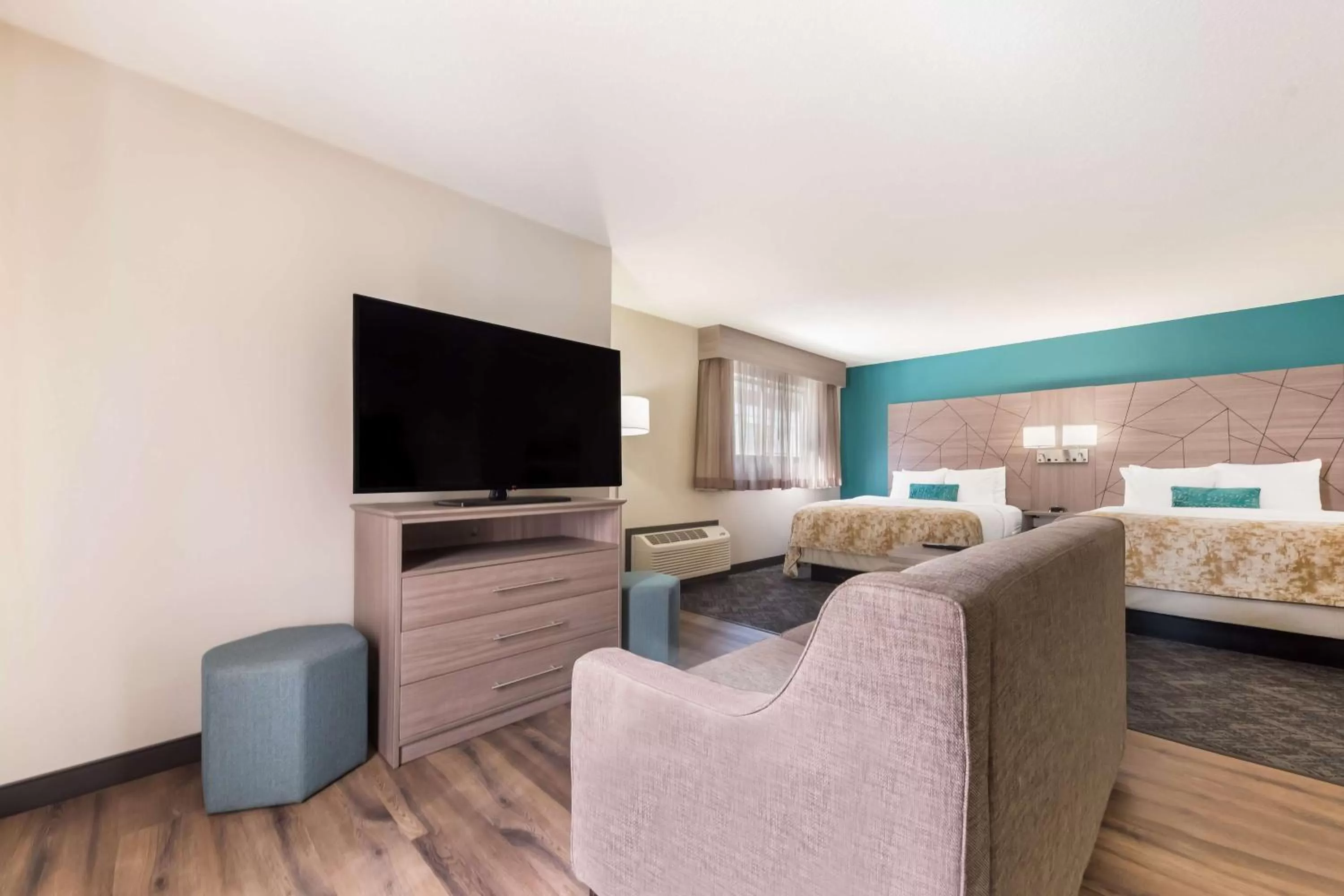 Bedroom, Bed in Best Western Fishkill Inn & Suites