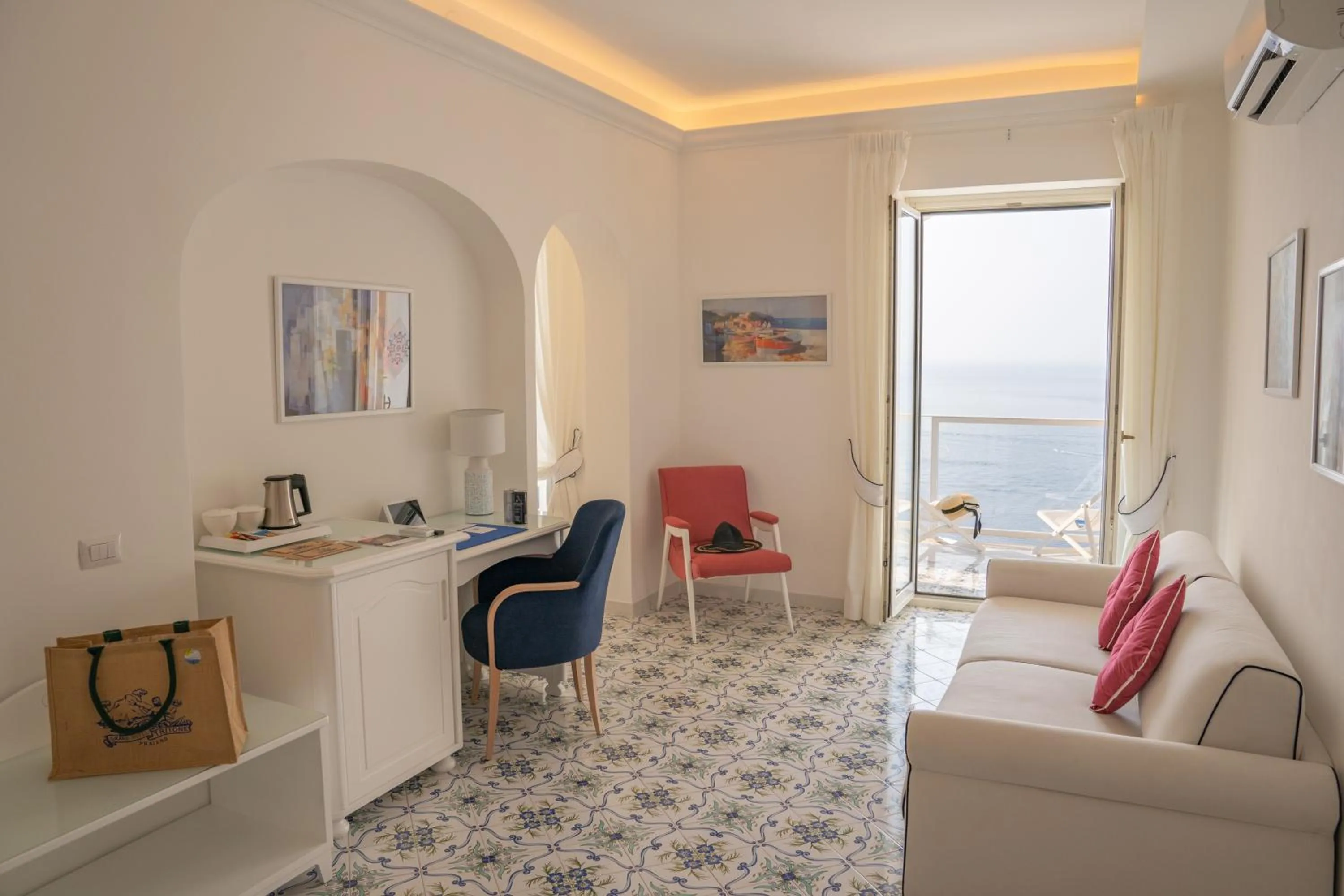 Living room in Grand Hotel Tritone