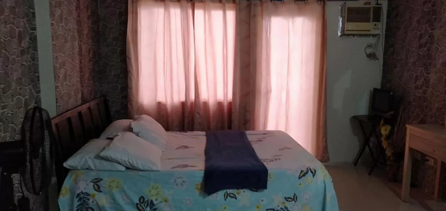 Bed in Kdorzmoonwalk Kassel Residences Paranaque