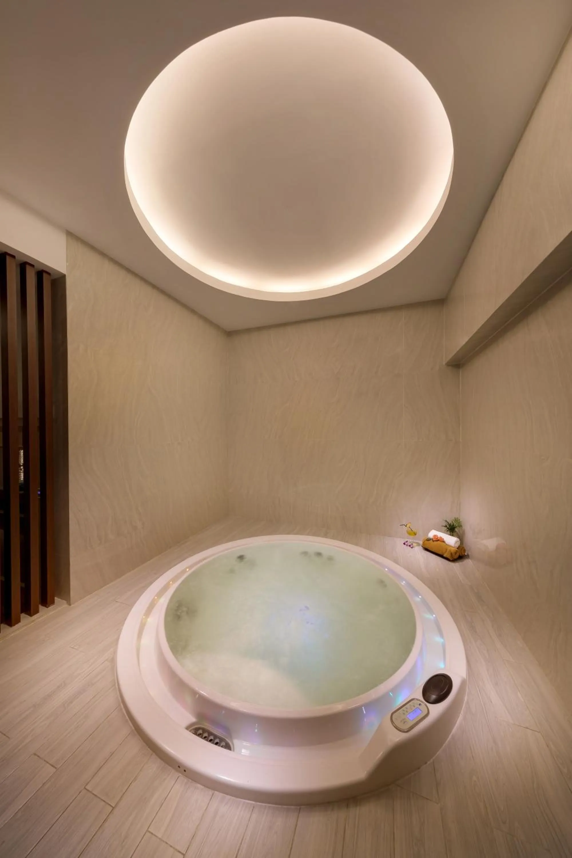 Hot Tub in Best Western Green Hill Hotel