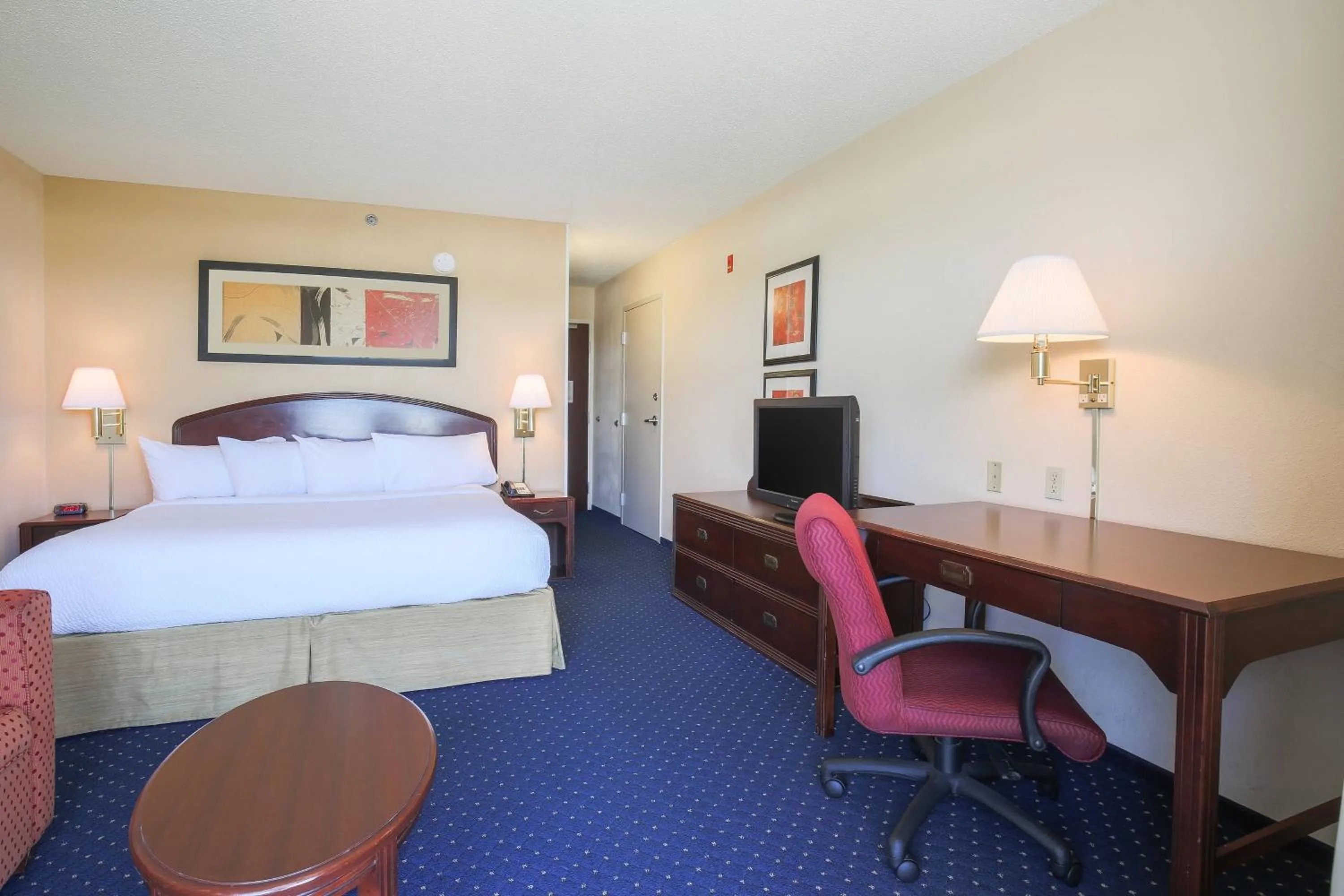 King Room with Sofa Bed and Adapted Tub - Mobility Accessible in Courtyard by Marriott Flint Grand Blanc