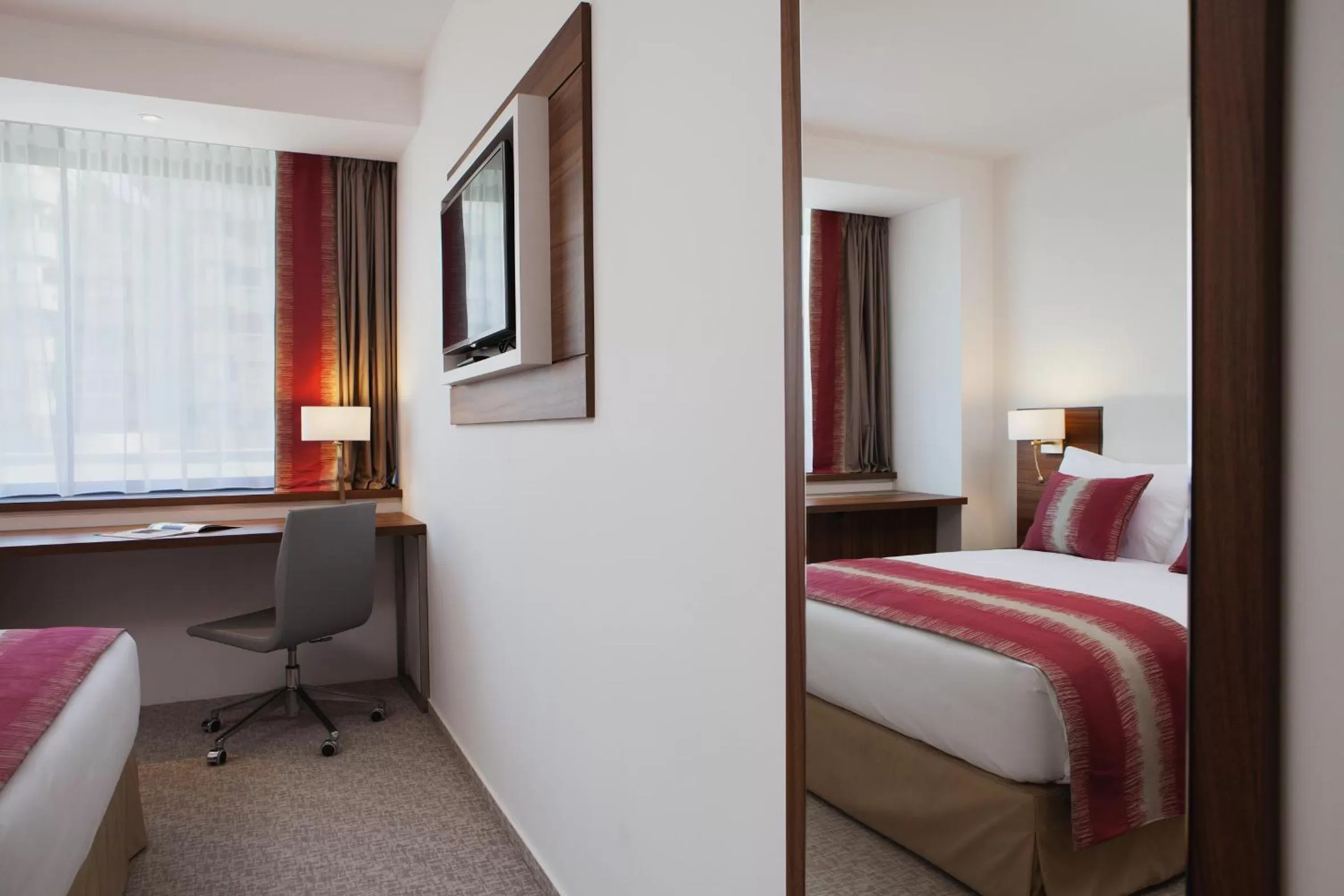 Photo of the whole room, Bed in Ramada Plaza Craiova