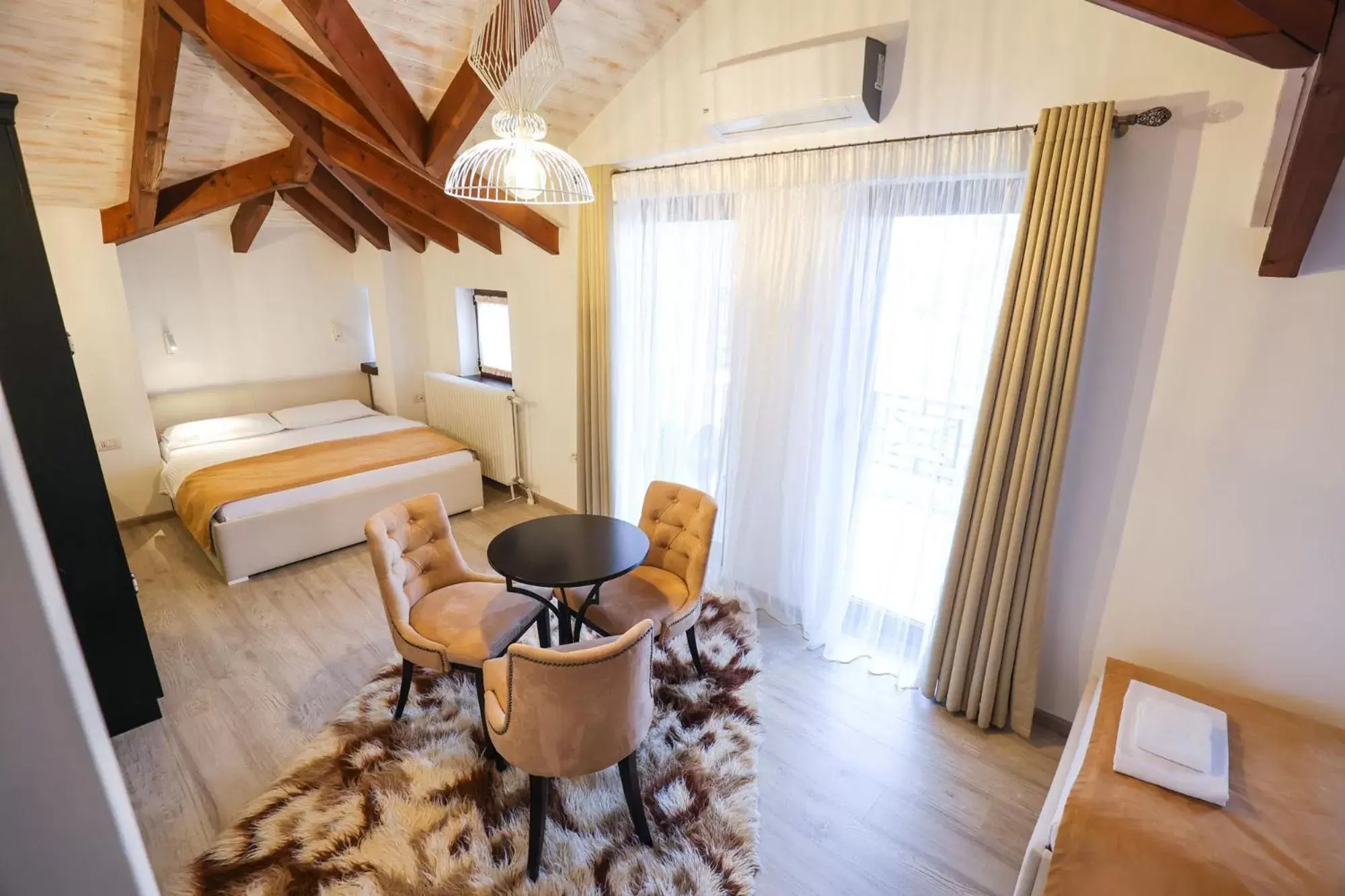 Double Room with Balcony (3 Adults) in Bujtina Oxhaku Double Room with Balcony (3 Adults) in Bujtina Oxhaku