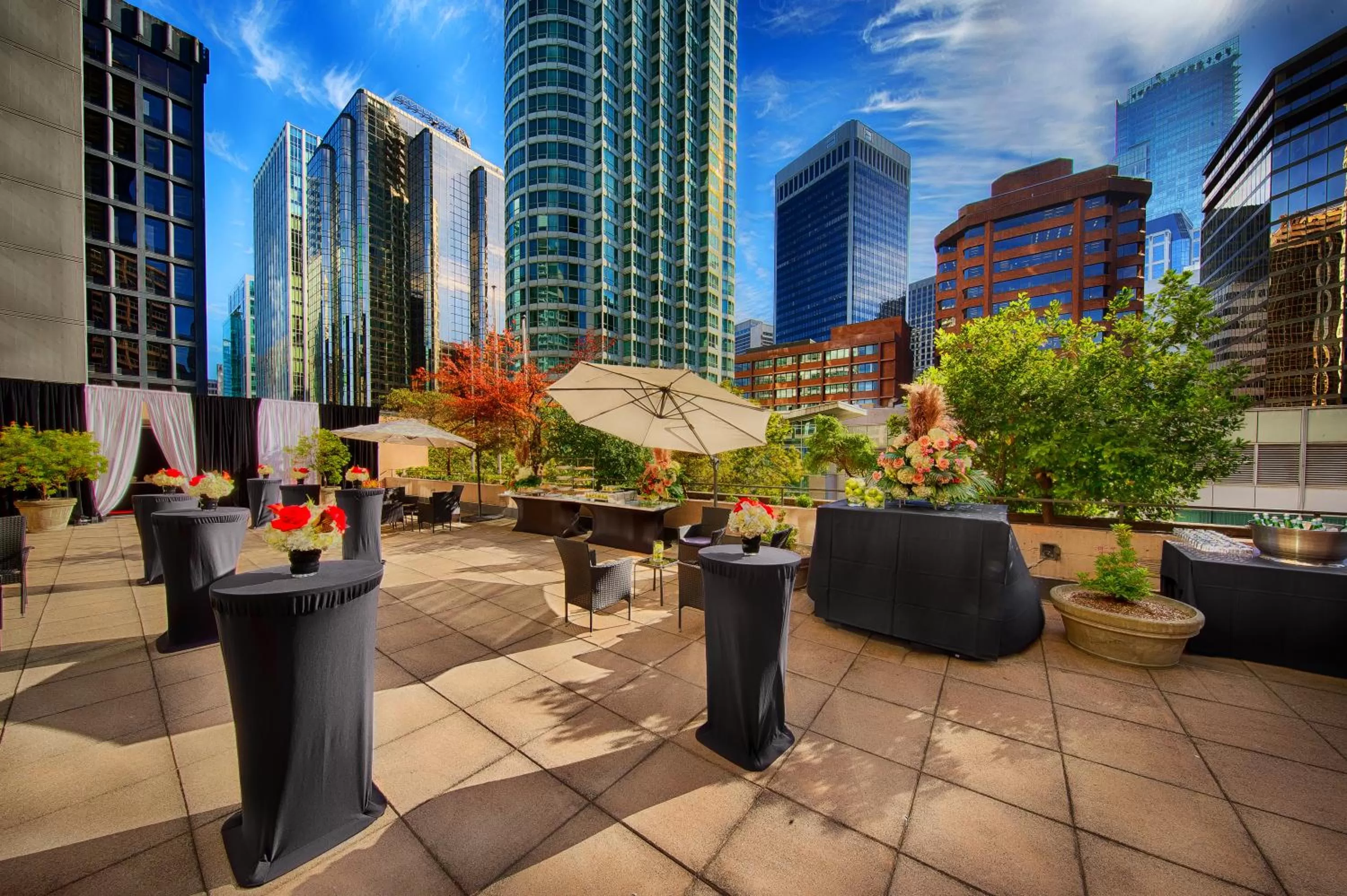 Patio in Pinnacle Hotel Harbourfront
