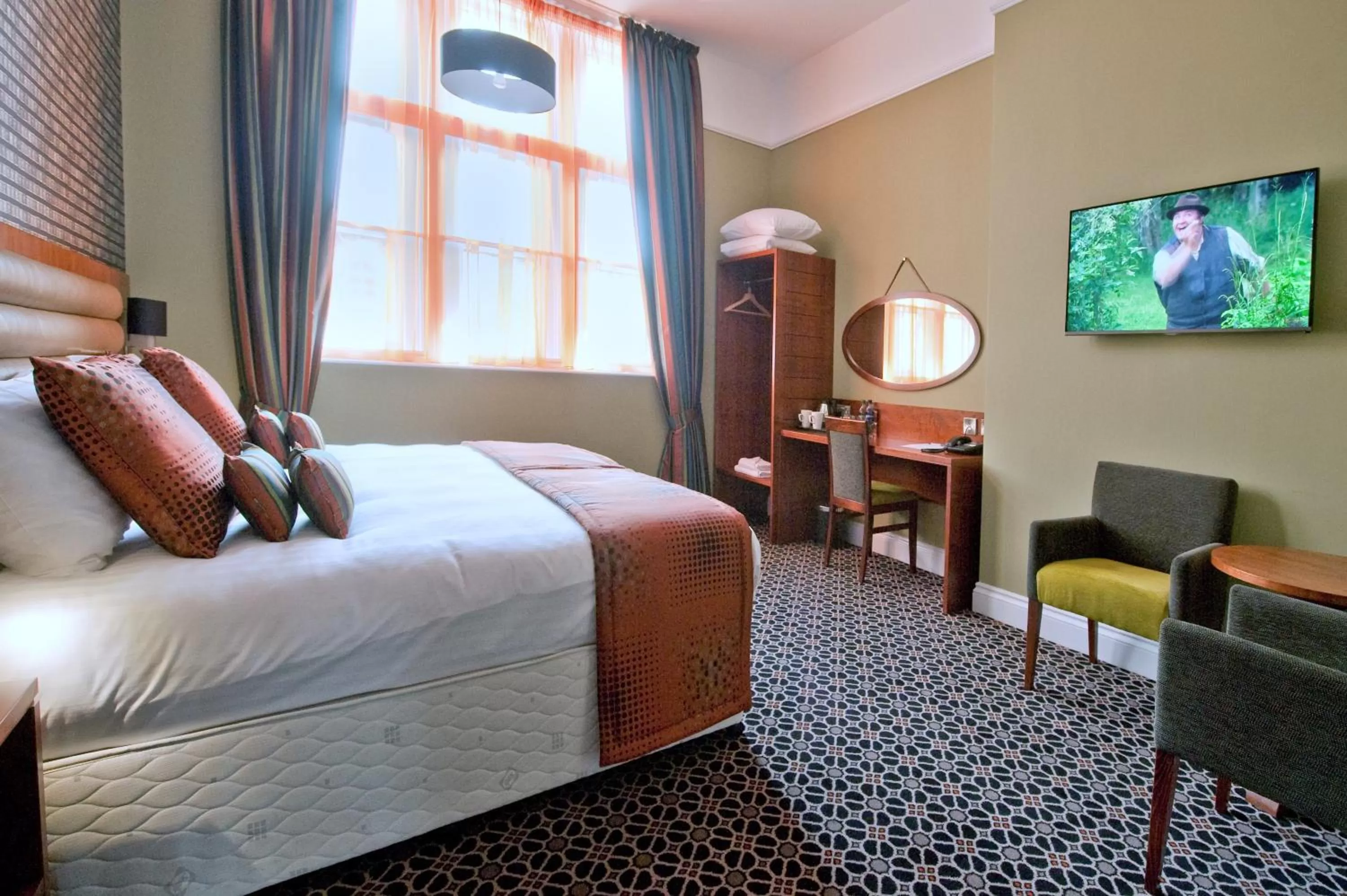 Photo of the whole room, Bed in The Last Post Wetherspoon Hotel