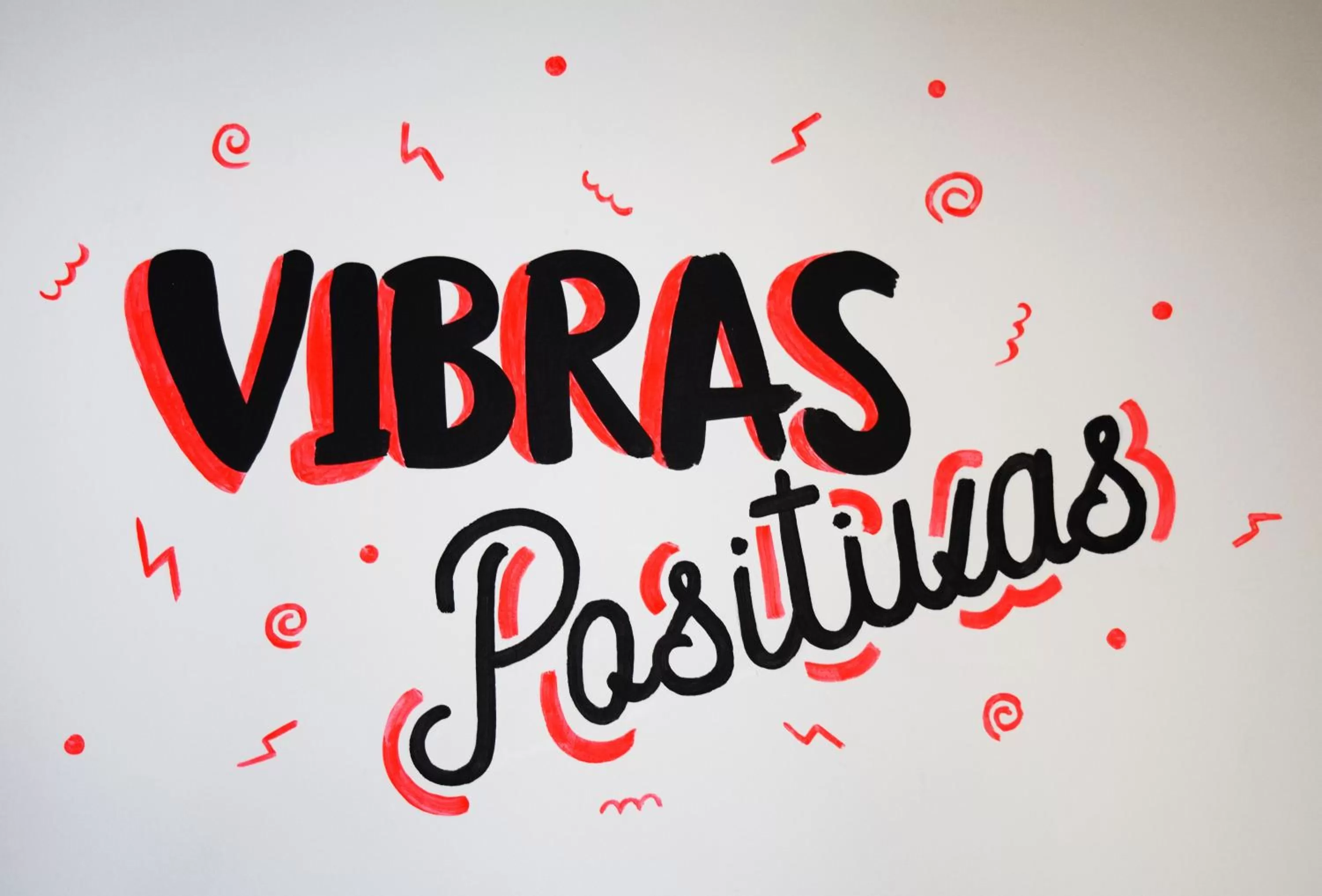 Text overlay in Casa Mood Usaquen