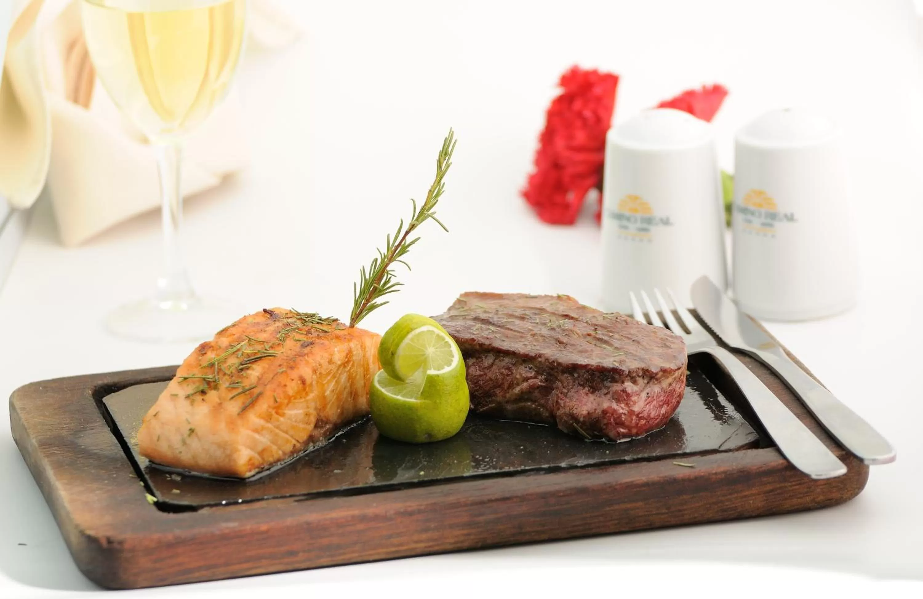 Food in Suites Camino Real