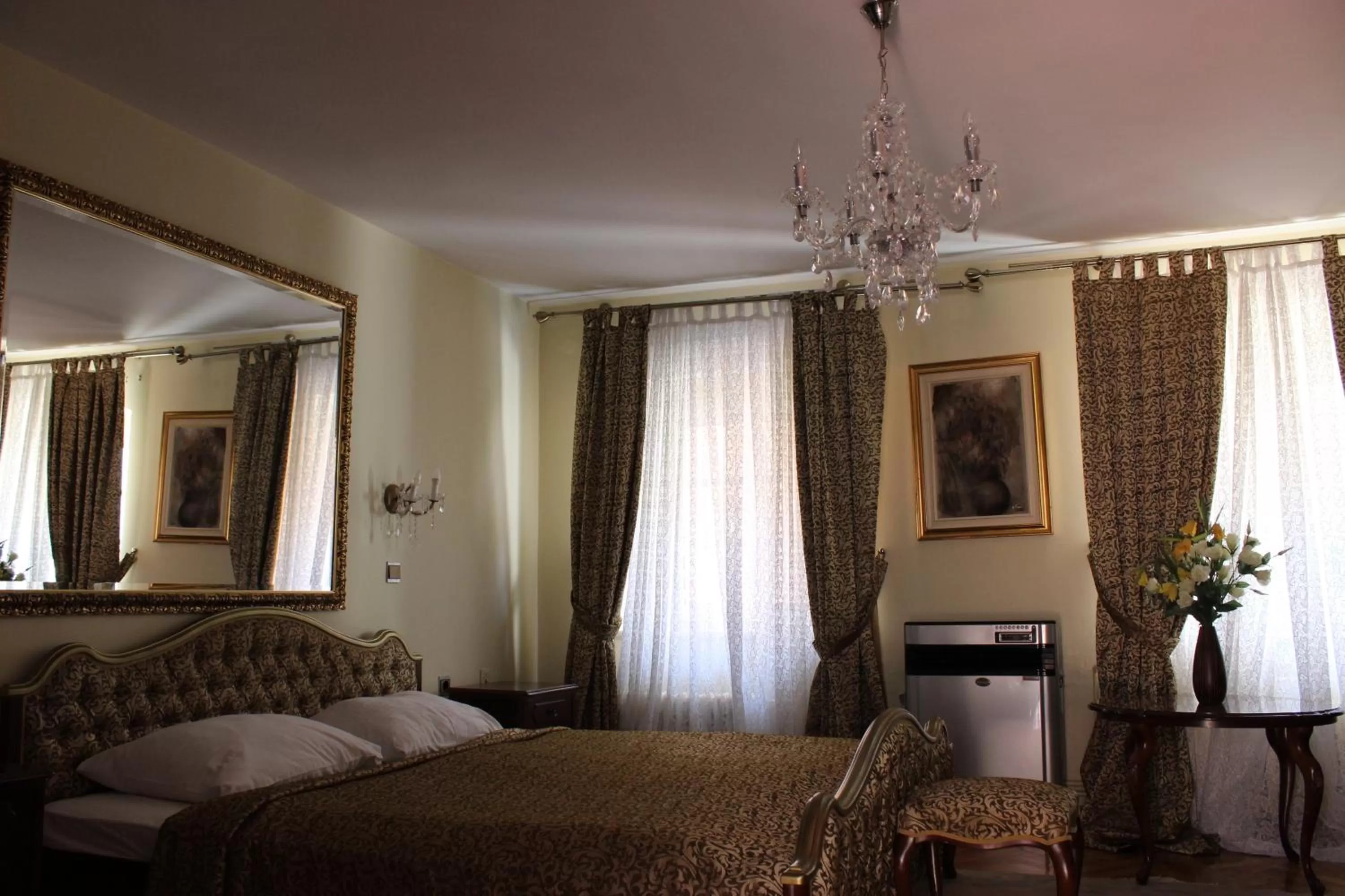 Bed in Hotel Livadić