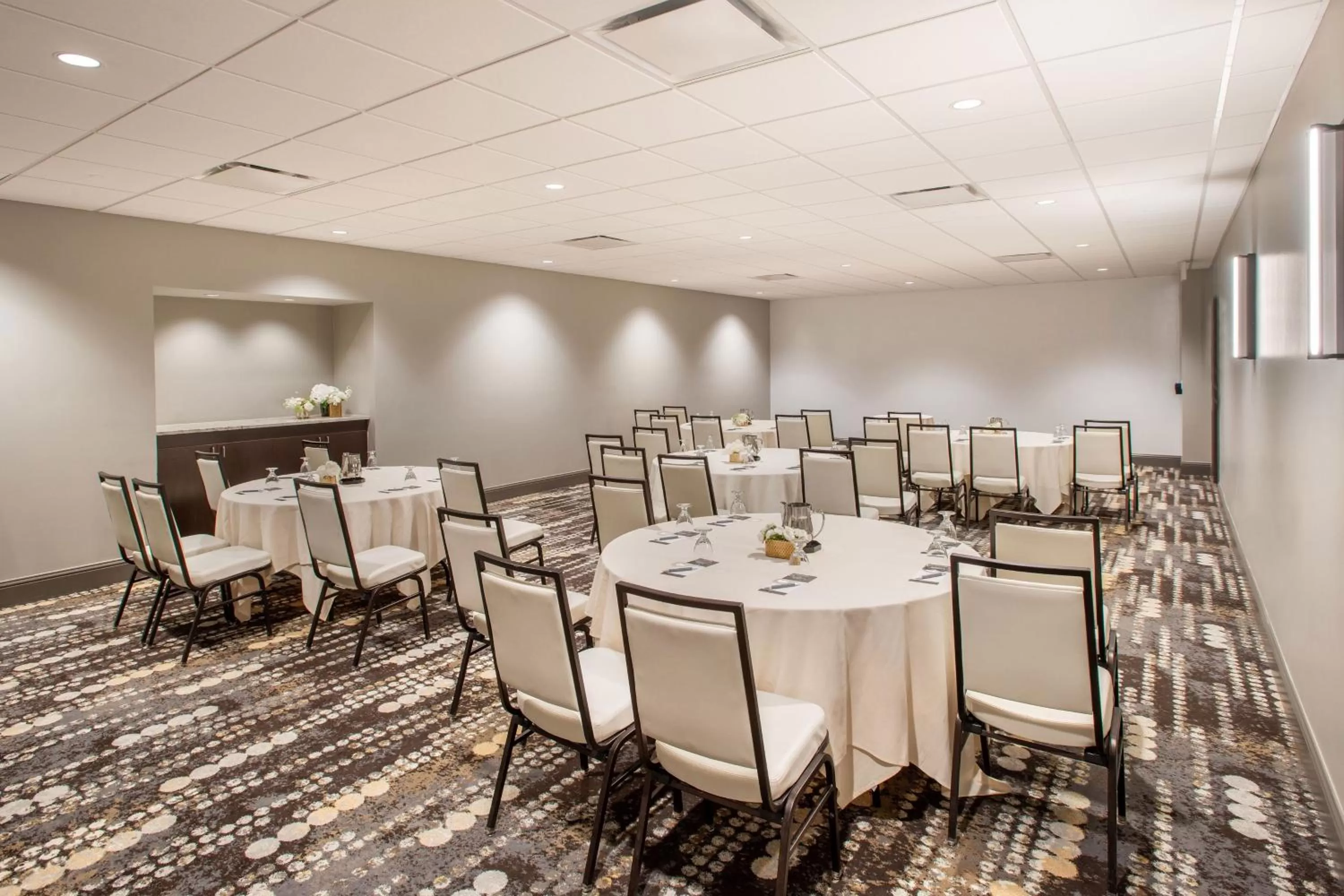 Meeting/conference room in Magnolia Hotel Denver, a Tribute Portfolio Hotel