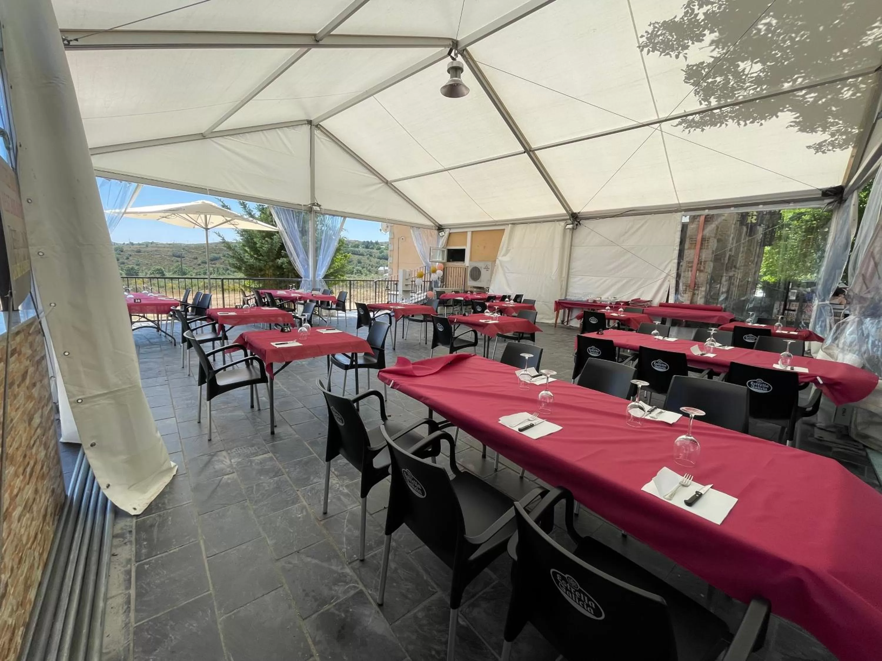 Restaurant/places to eat in Tierra De Lobos