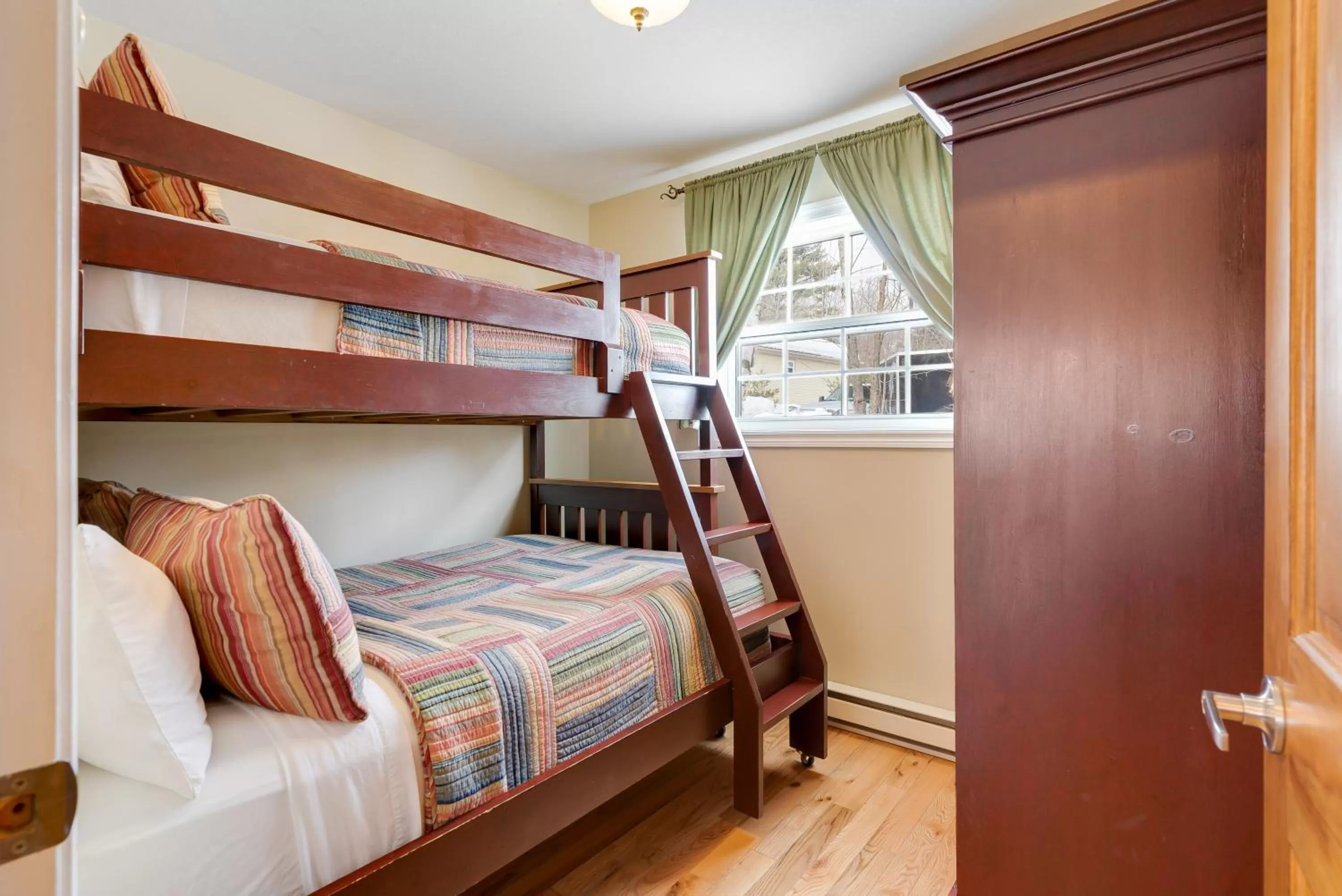 Bedroom, Bed in Blue Water Acres