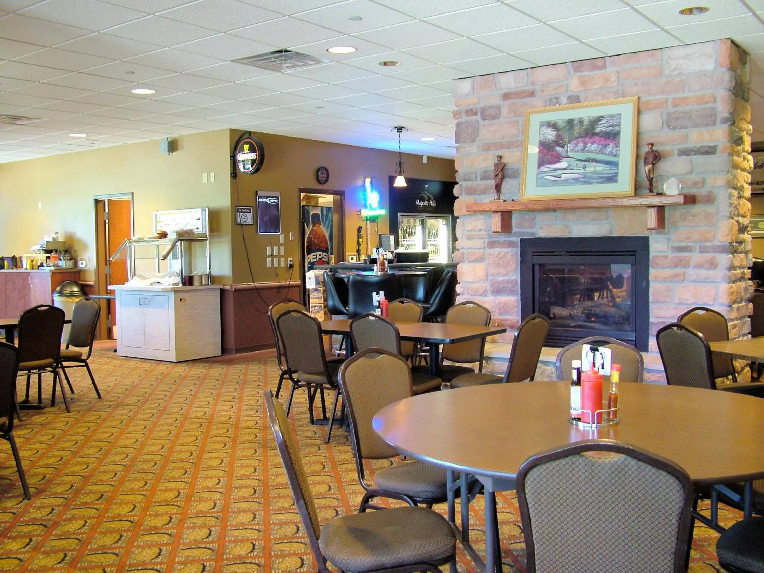 Restaurant/places to eat in Cobblestone Inn & Suites - Denison | Majestic Hills