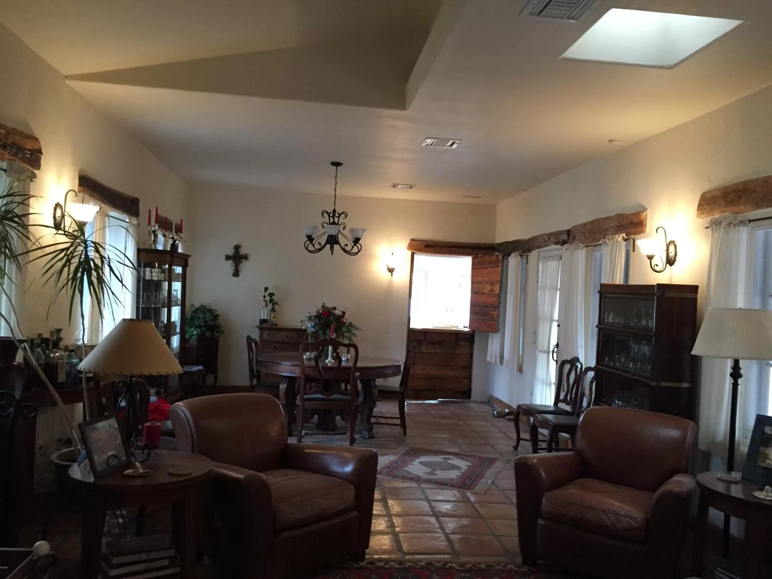 Communal lounge/ TV room in Casa Paloma B&B